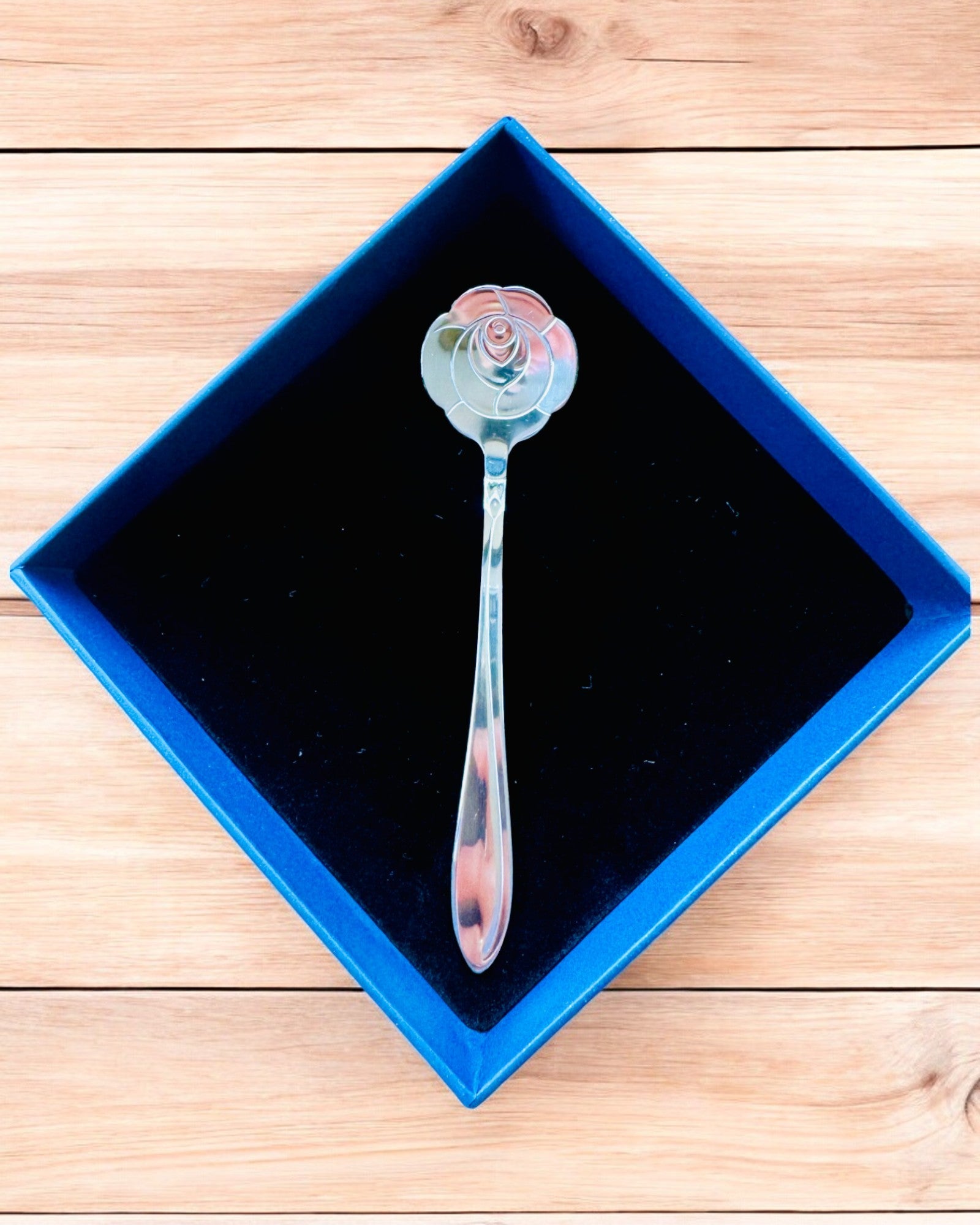 Elegant sked "Blomster Elegans" – Personlig present, gravyr, 7 varianter att välja mellan