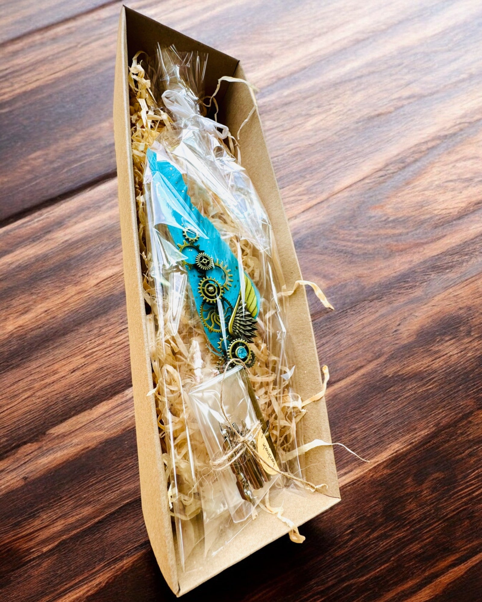 Pióro Kaligraficzne "Steampunkowa Elegancja" z Piórem z Indyka - Handgjorda 5 varianter att välja mellan, personalisering med gravyr som present