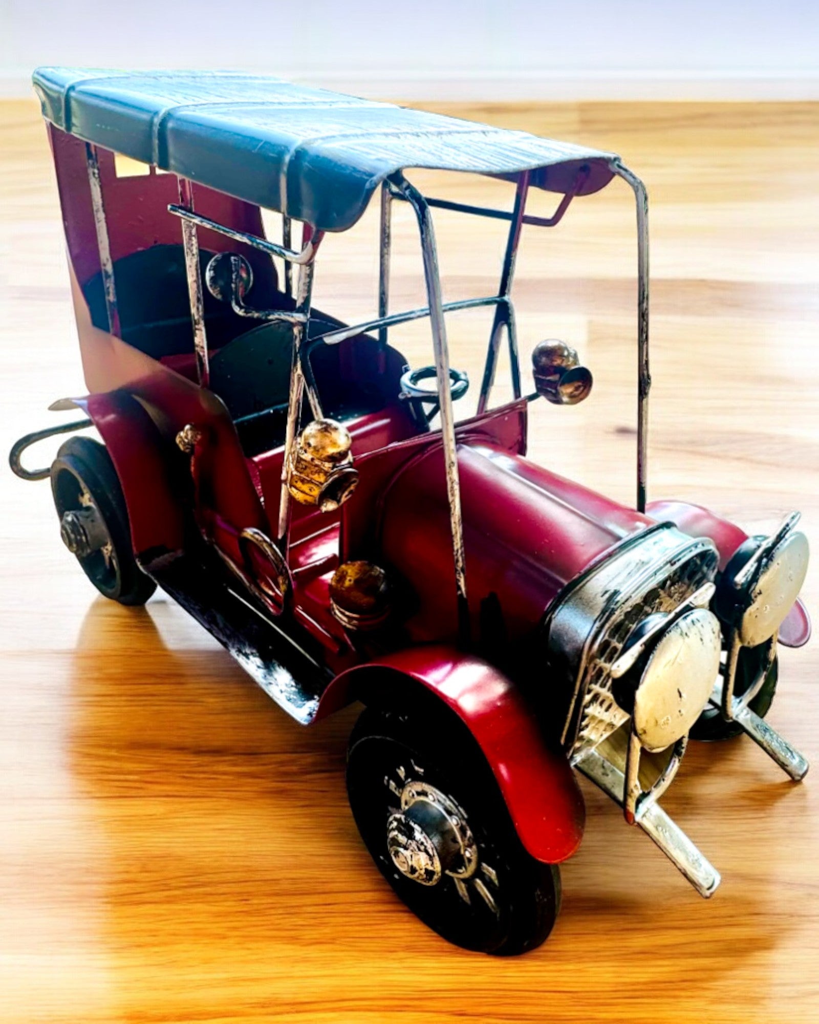 Klassisk Retro-bilmodell - tre varianter med möjlighet till gravyr som present