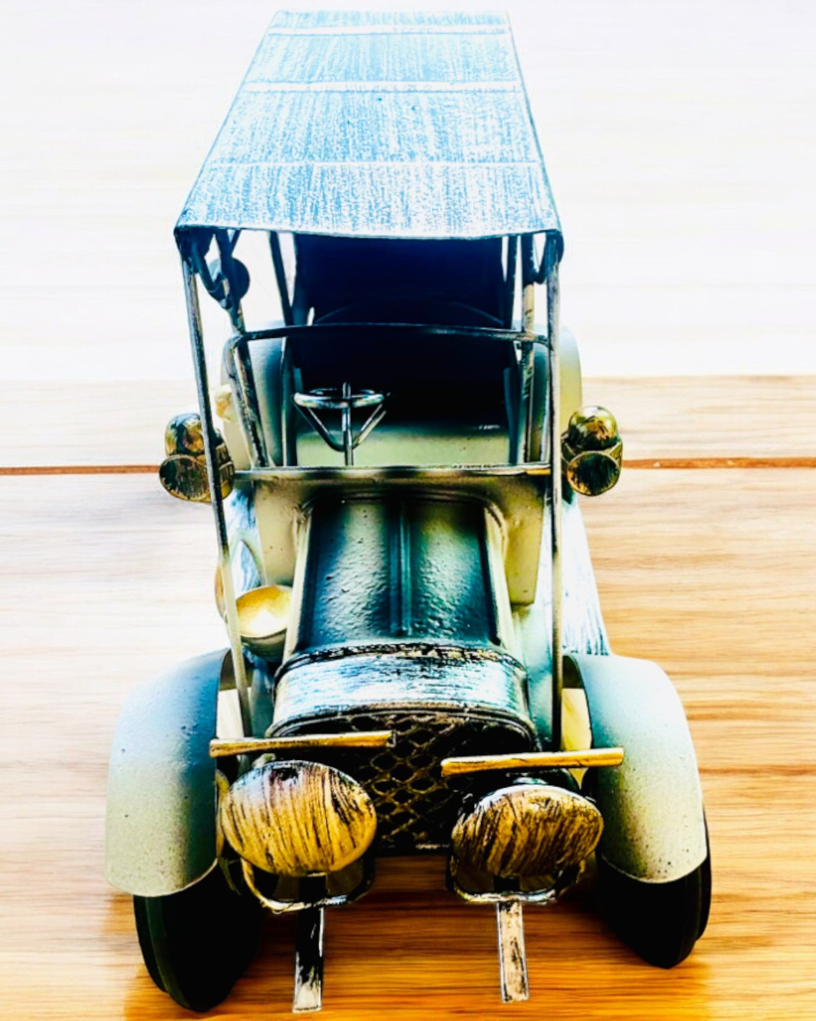 Klassisk Retro-bilmodell - tre varianter med möjlighet till gravyr som present