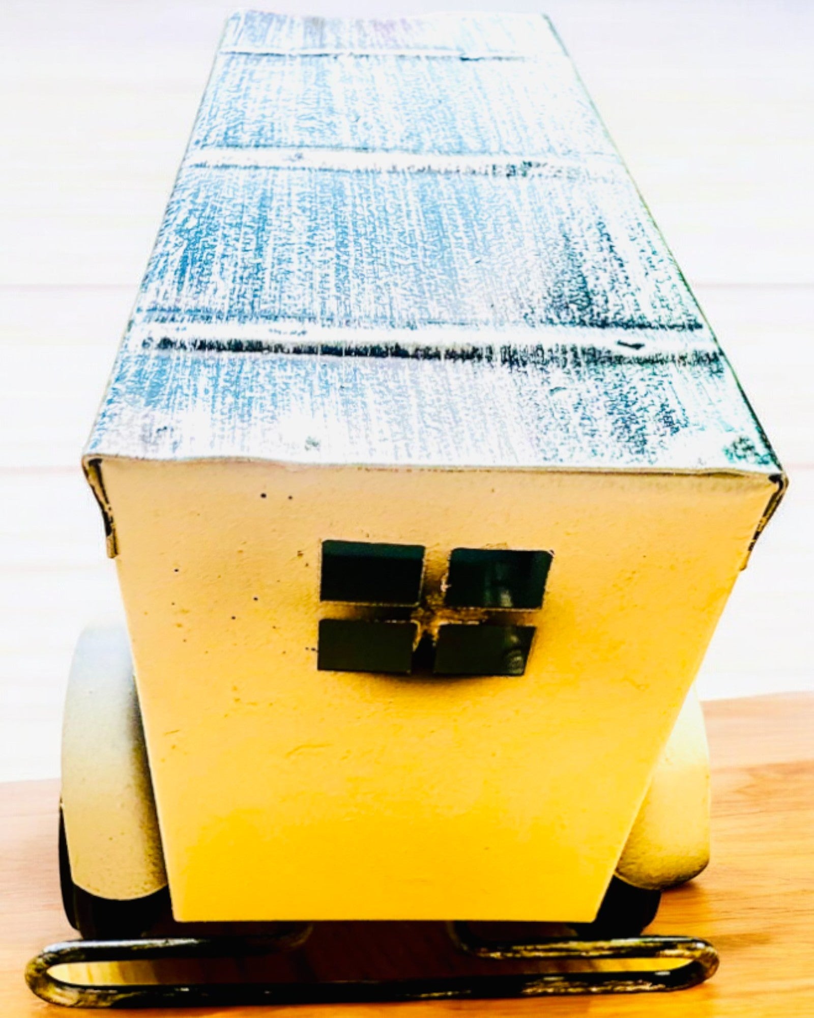 Klassisk Retro-bilmodell - tre varianter med möjlighet till gravyr som present