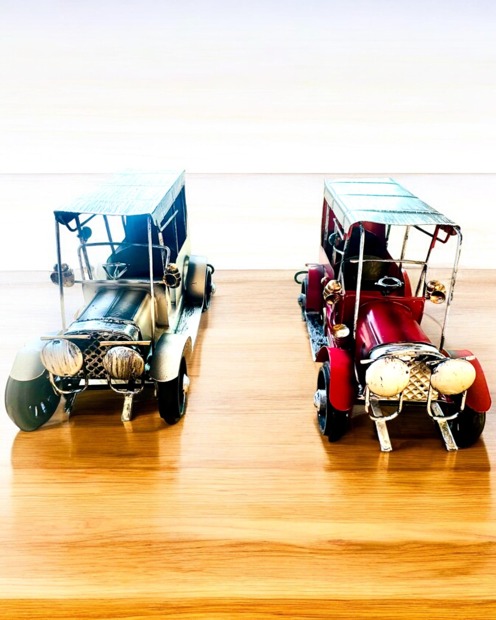 Klassisk Retro-bilmodell - tre varianter med möjlighet till gravyr som present