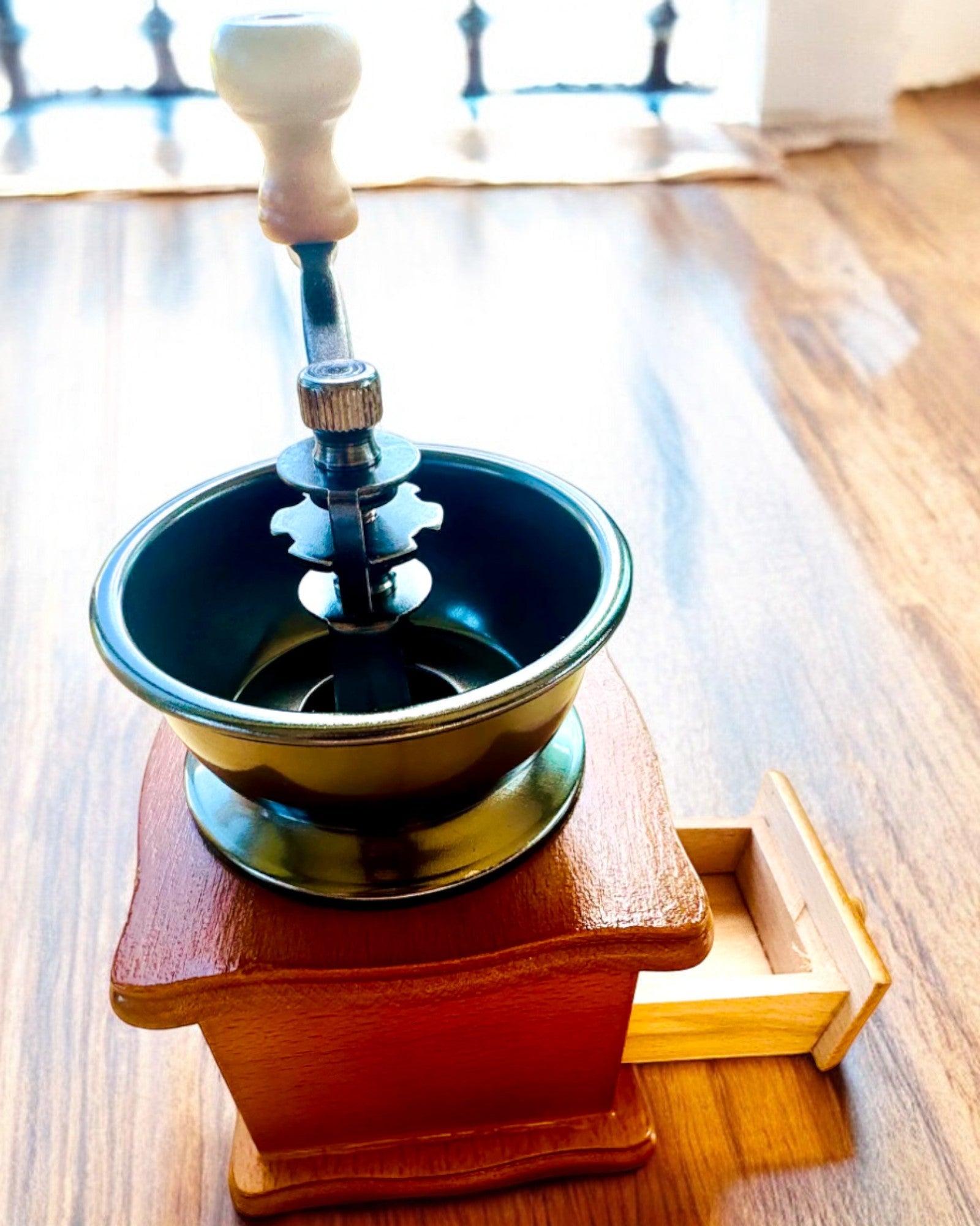 Traditionell Kaffekvarn Klassisk Arom - med graveringsalternativ, personalisering som present