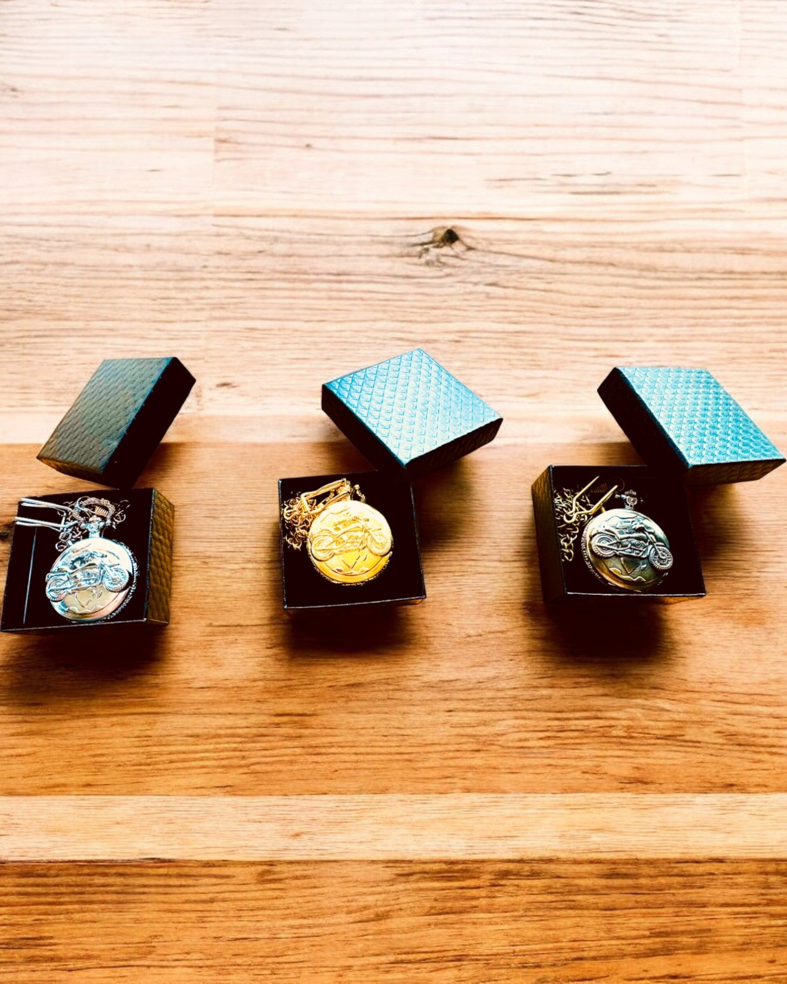 Fickur "Motocyklowy Elegancik 2" – Gravering för present, 3 färgvarianter