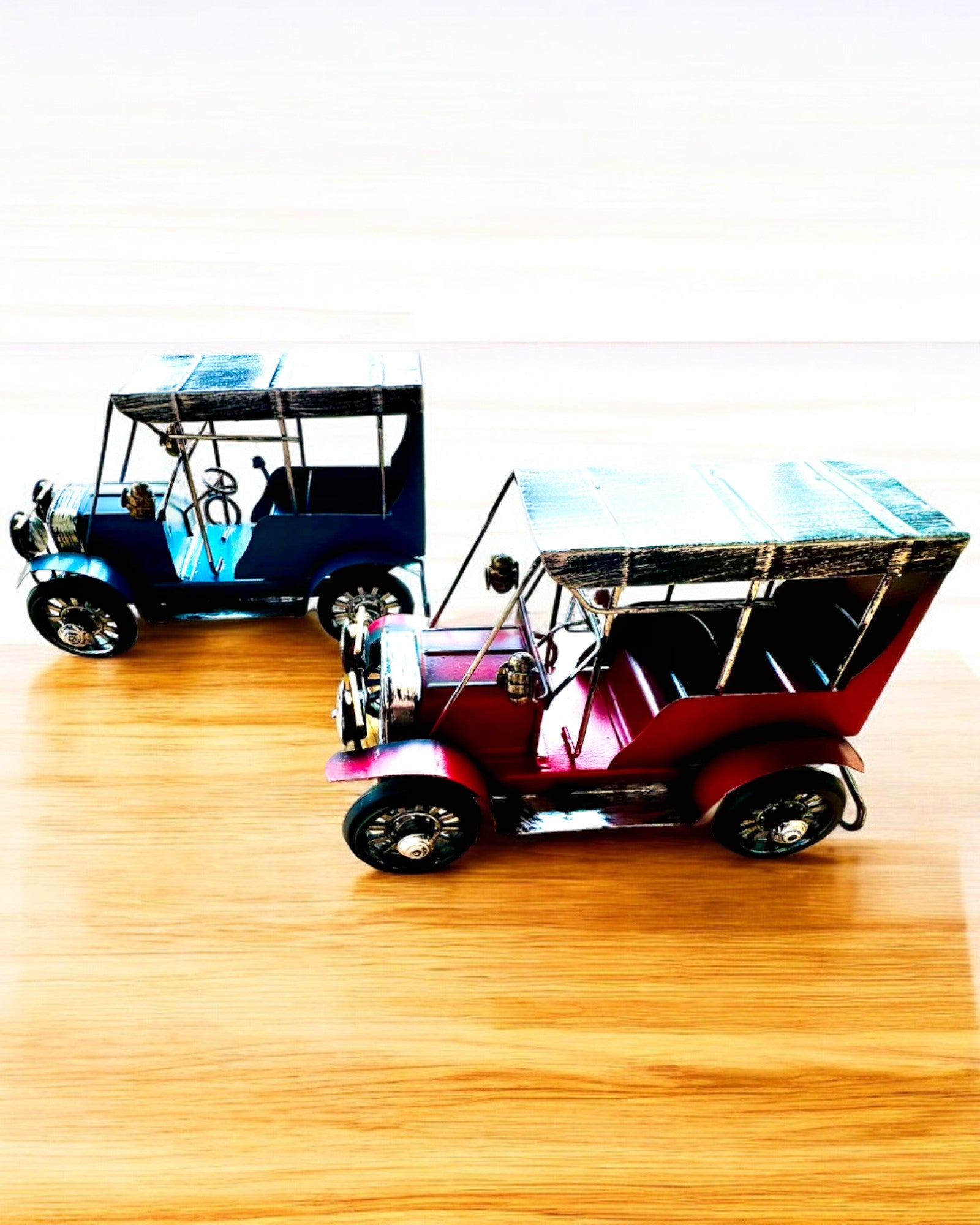 Klassisk Retro-bilmodell - tre varianter med möjlighet till gravyr som present