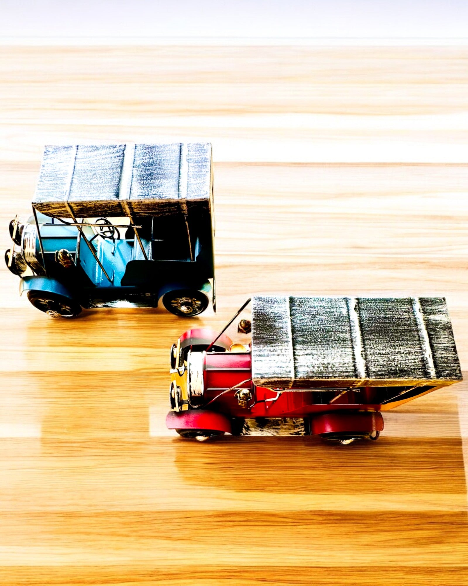 Klassisk Retro-bilmodell - tre varianter med möjlighet till gravyr som present