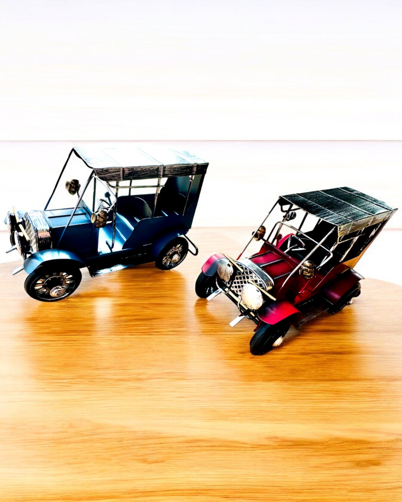 Klassisk Retro-bilmodell - tre varianter med möjlighet till gravyr som present