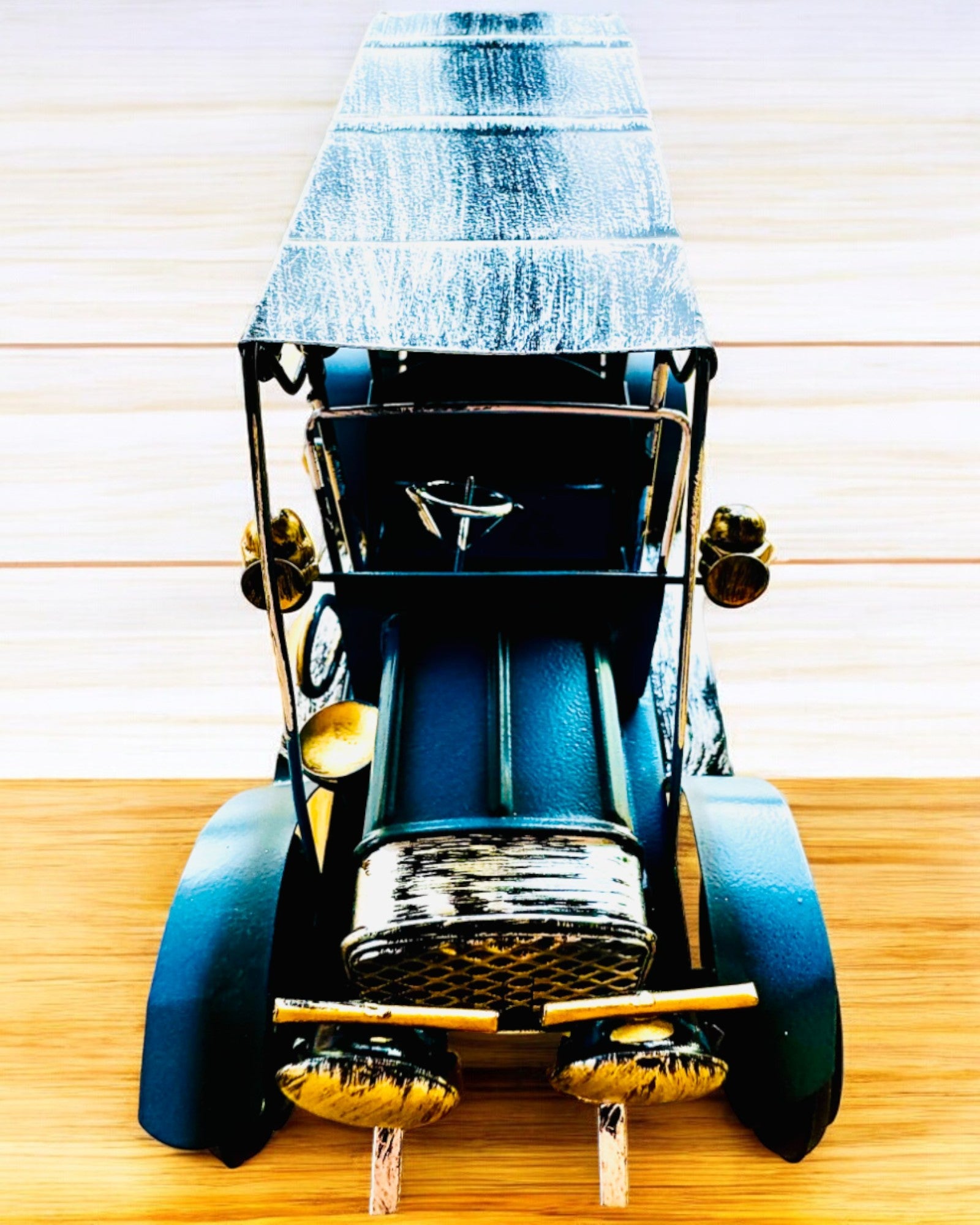 Klassisk Retro-bilmodell - tre varianter med möjlighet till gravyr som present