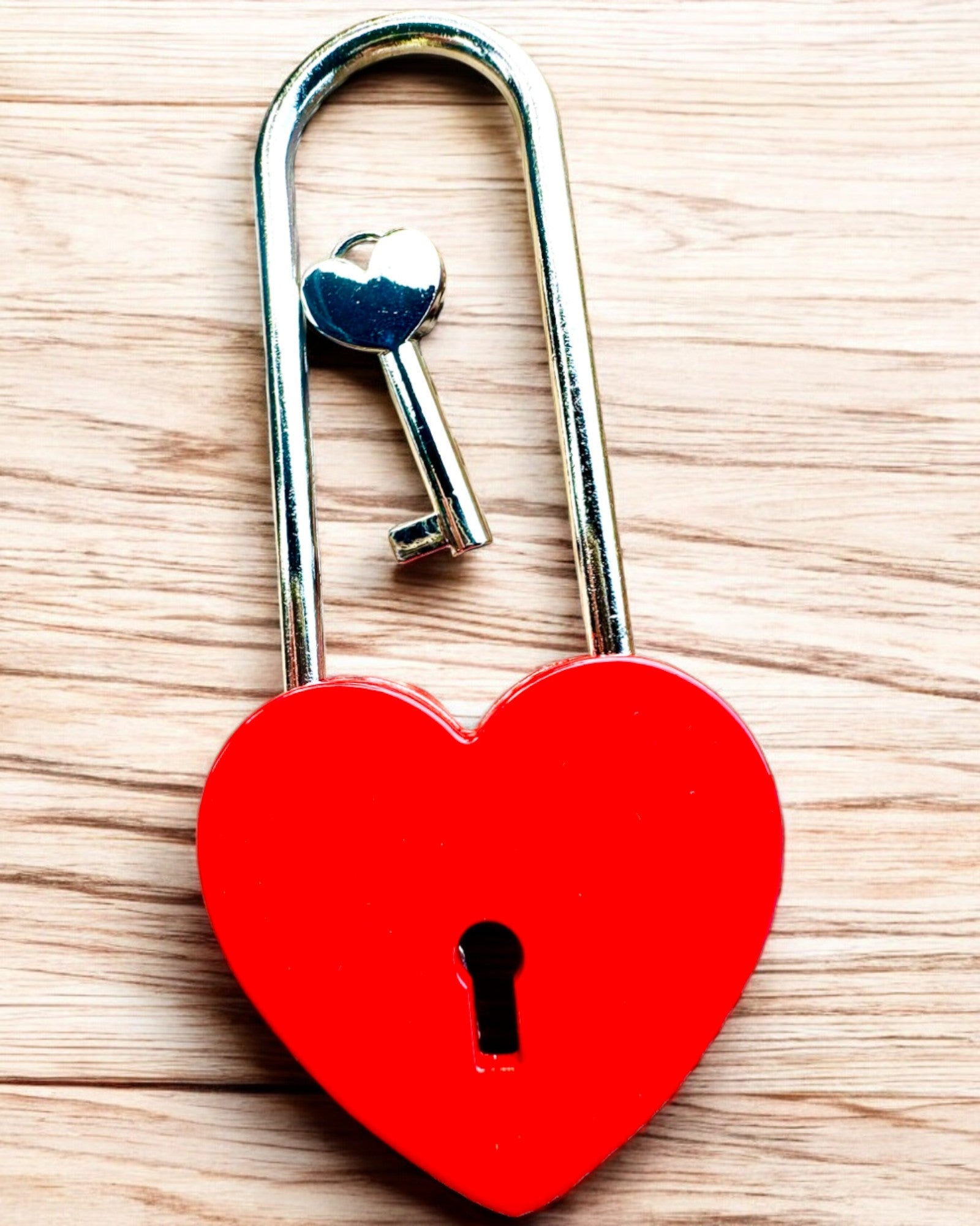 Magiska Kärlekslås med Graveringsalternativ som present, 5 färgvarianter att välja mellan