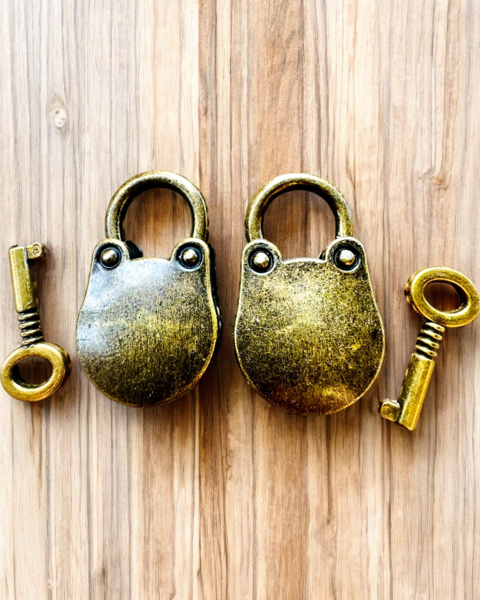Miniatyr Kärlekslås - Set med 2 Graverade Retro Lås, personalisering för present