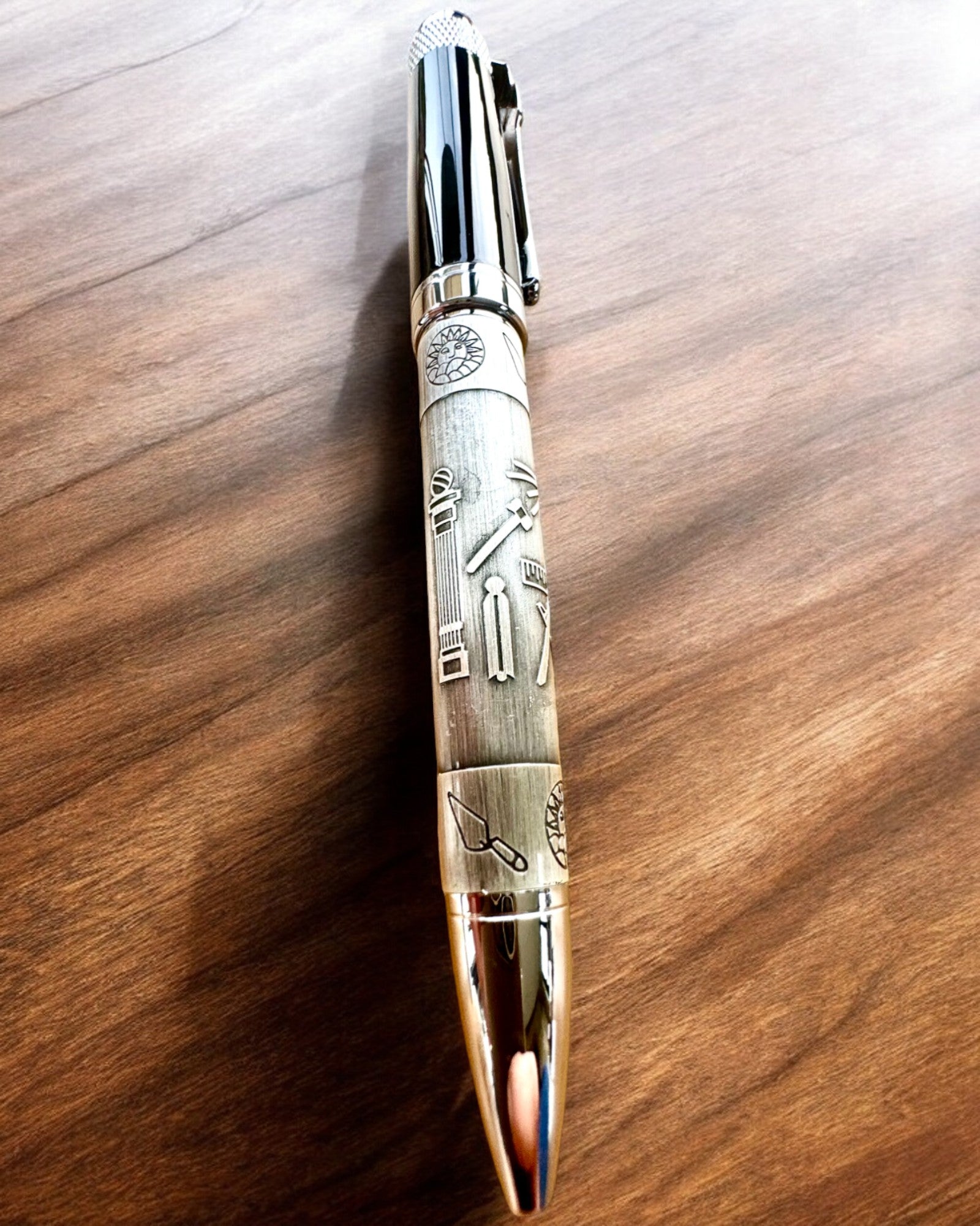 Elegant Pen "Mistrzowska Harmonia" med Graveringsalternativ - Symboliska Motiv, Antikt Silver, möjlighet till personlig gravyr som present