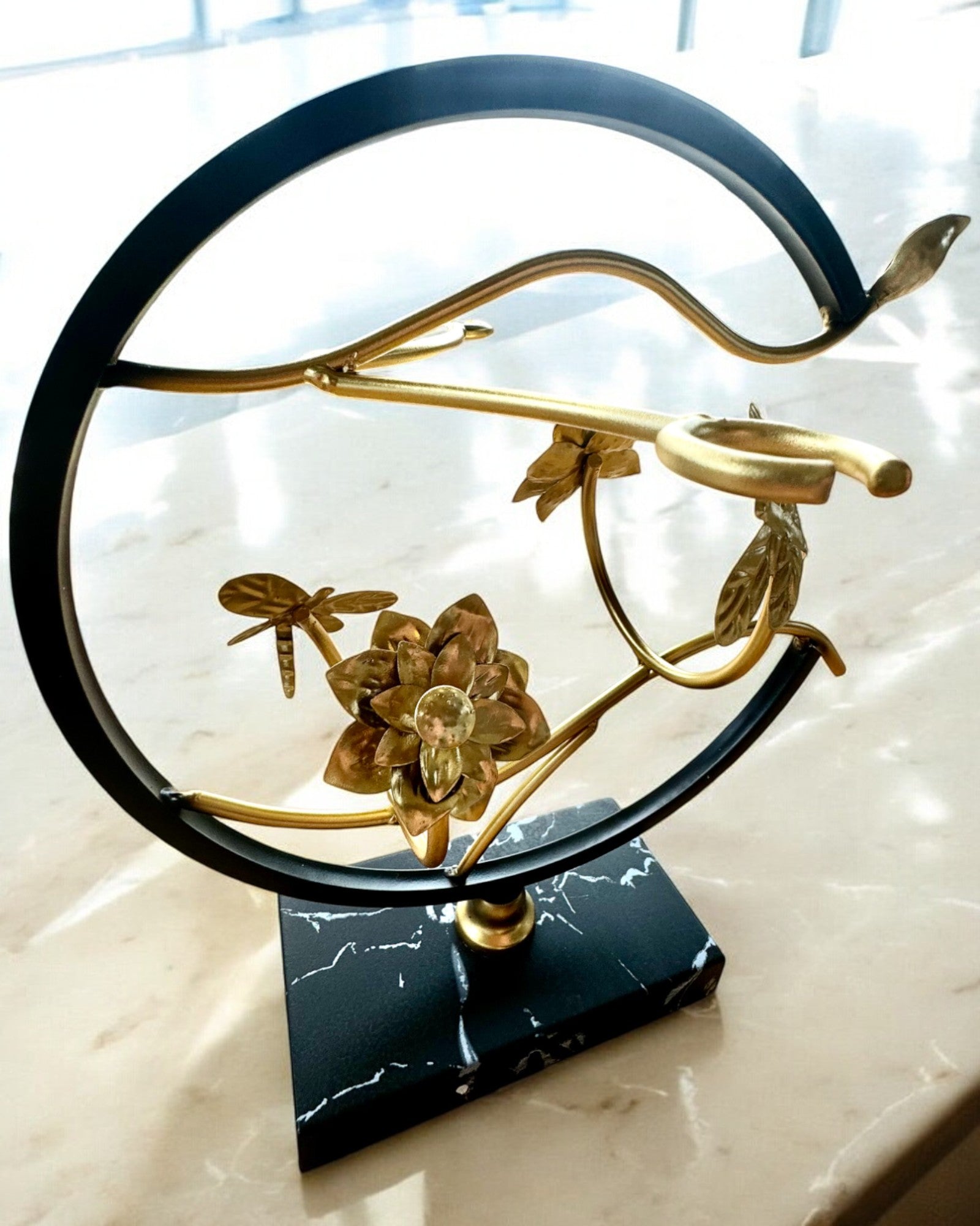 Ställ "Elegancki Owad" - för vinflaska och glas, höjd 33 cm, möjlighet till personlig gravyr som present