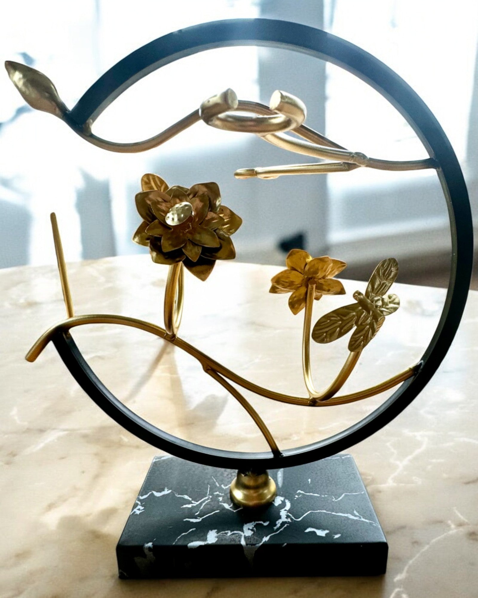 Ställ "Elegancki Owad" - för vinflaska och glas, höjd 33 cm, möjlighet till personlig gravyr som present