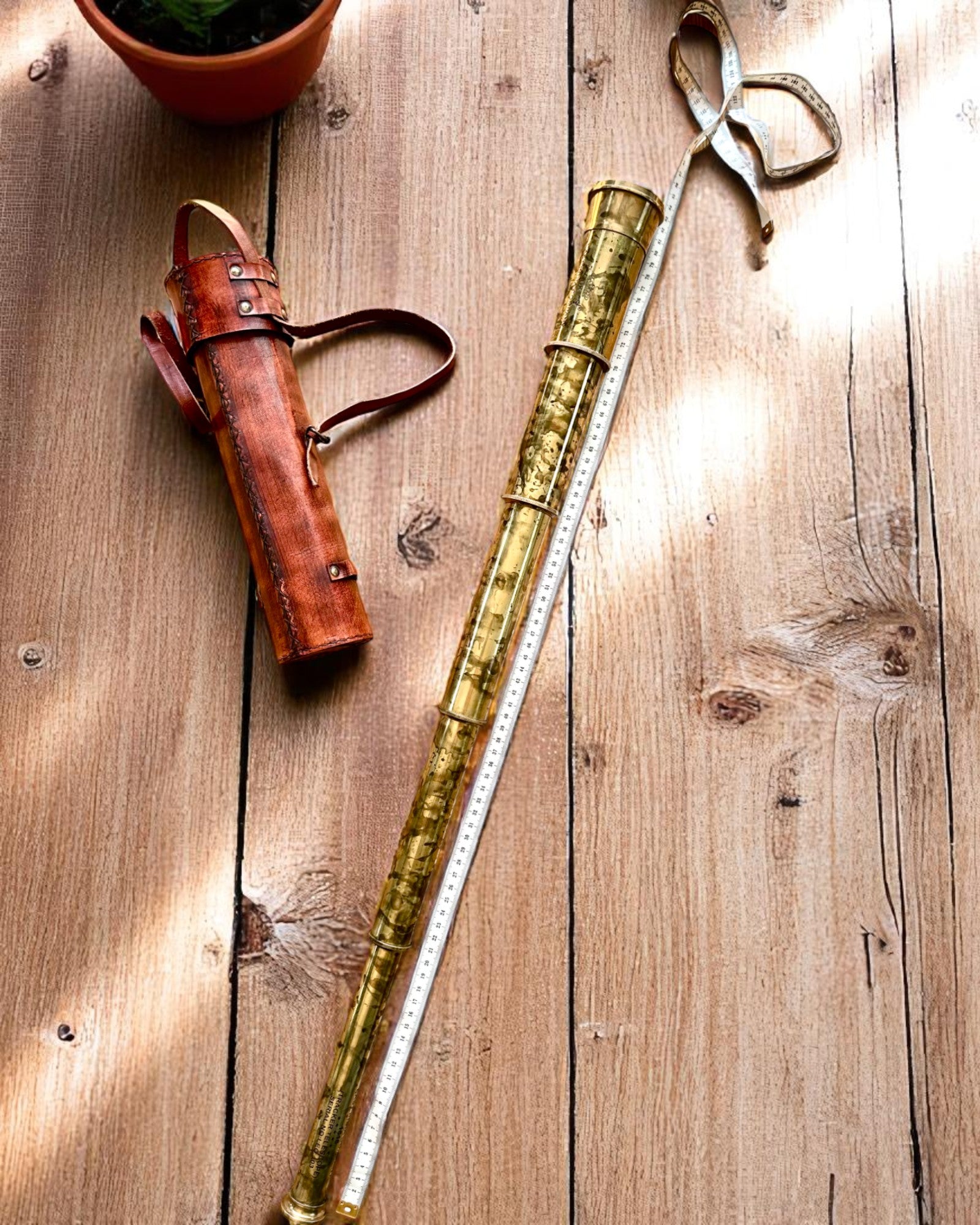 Kunglig kikare "Voyager 1818" – Exklusiv, Mässing, 83 cm, handgjord, fodral av Äkta Läder – Samlarutgåva, personalisering med gravyr som present
