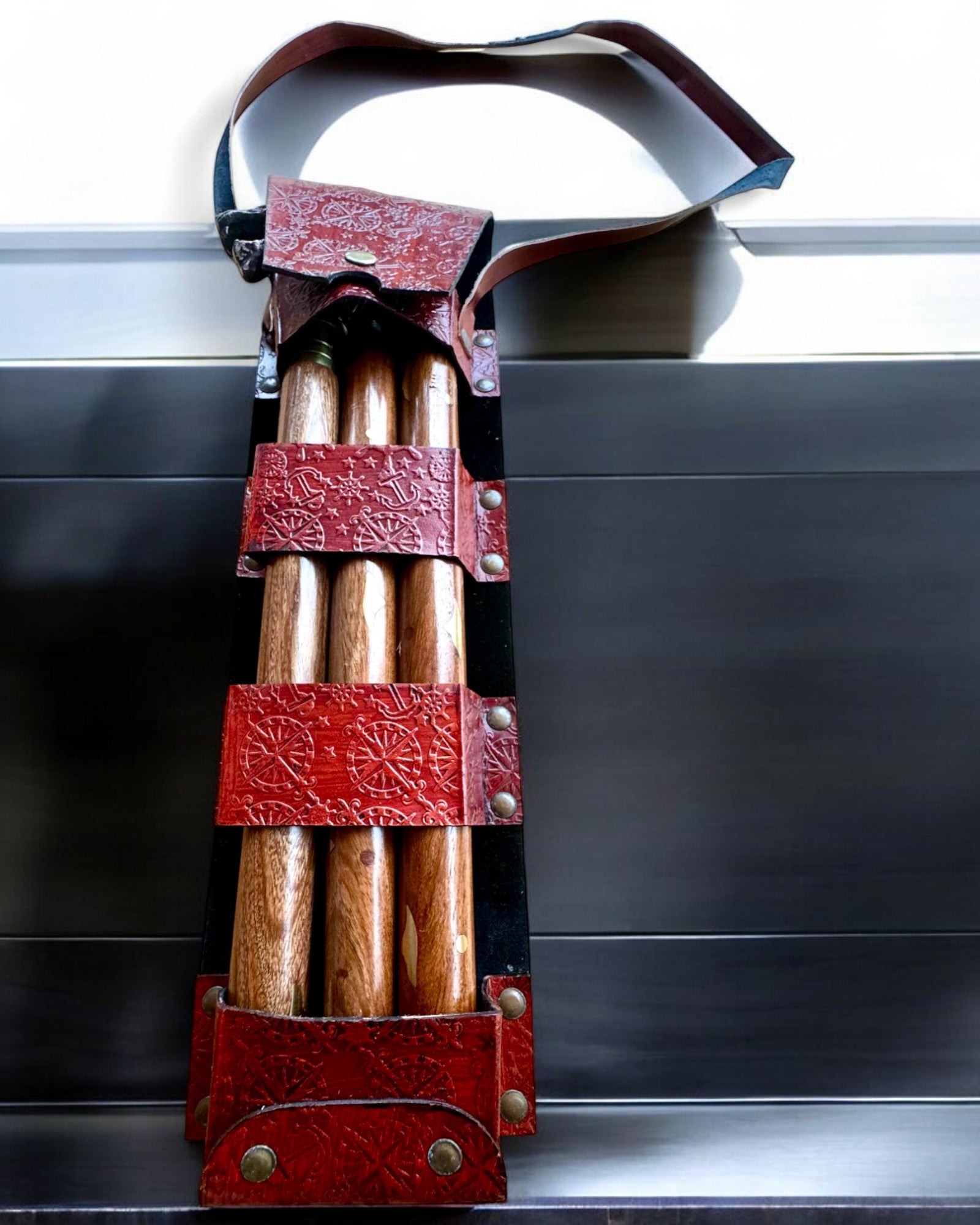 Läderfodral, skydd för promenadkäppar - möjlighet till personlig gravyr som present