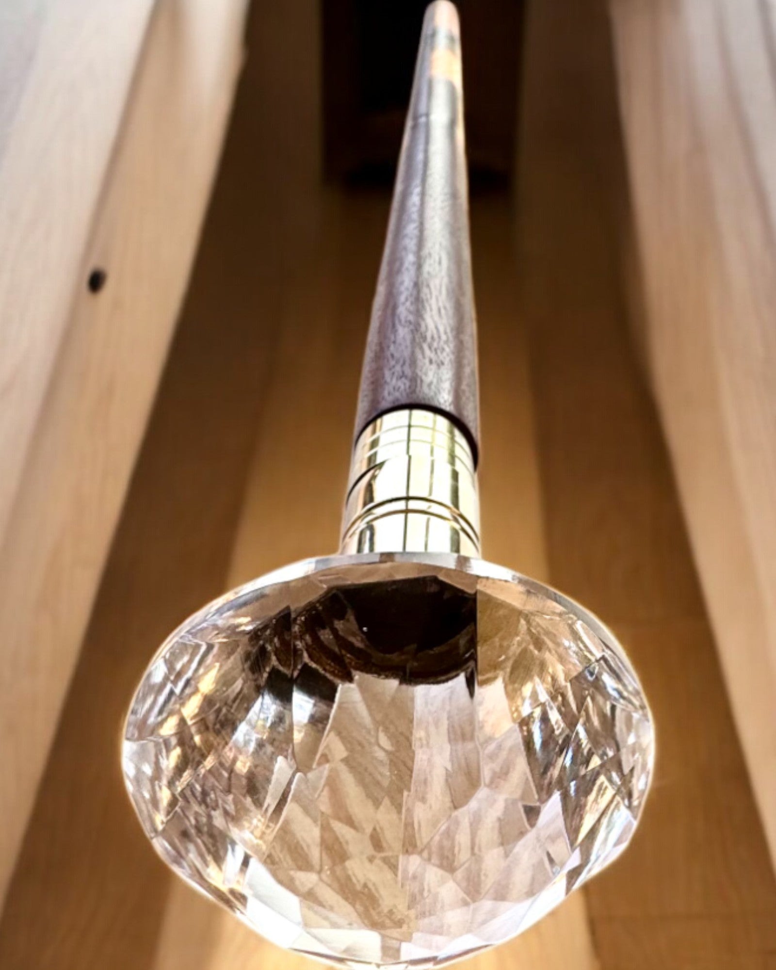 Promenadkäpp "Diamant i brons" - Handgjord i trä, möjlighet till gravyr