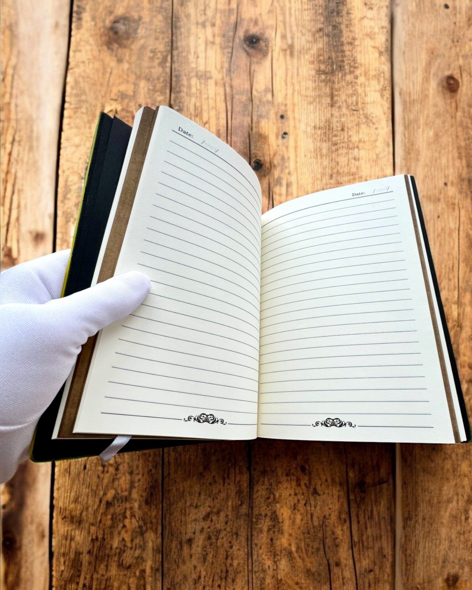 Skogshjort Anteckningsbok med Hjortmotiv, A5 - personalisering med gravyr som present