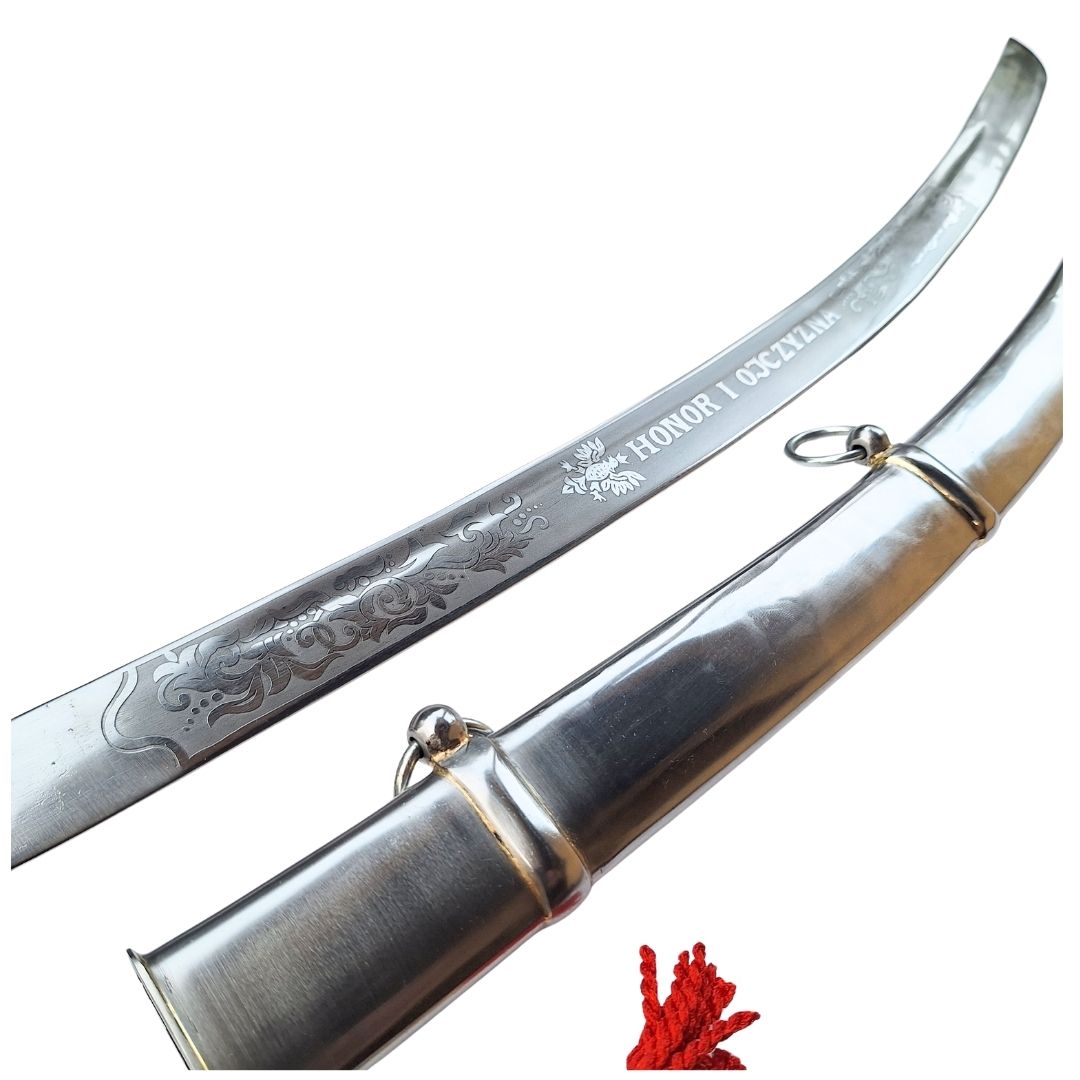 Replik av kavallerisabeln ”Radziwiłłówka” från 1917 med inskriptionen ”Ära och fosterland” – personlig gravyr, elegant present, ohärdat stål, längd 91 cm