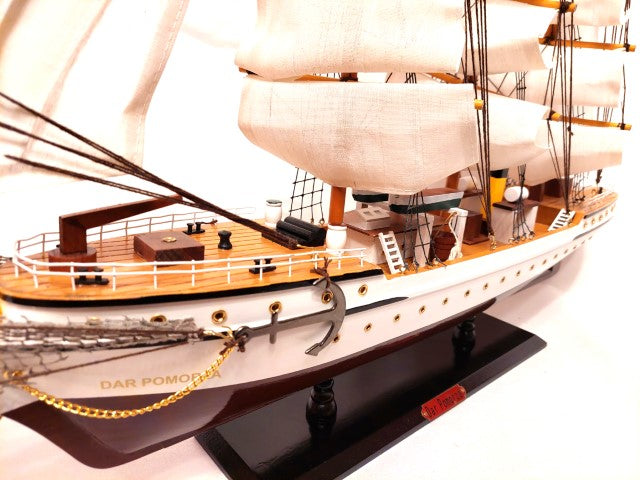 Modell av segelfartyget Dar Pomorza 80cm - DARPOM80