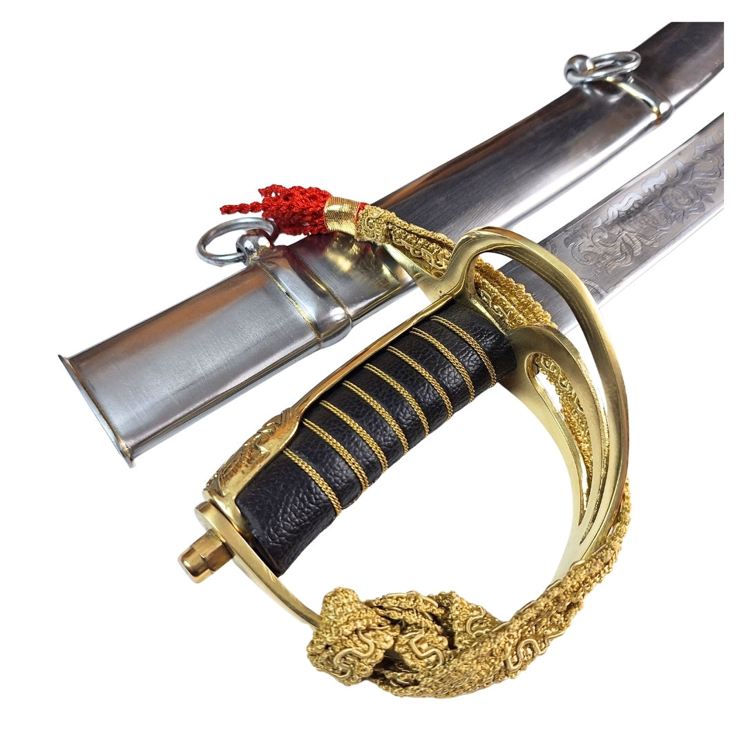 Replik av kavallerisabeln ”Radziwiłłówka” från 1917 med inskriptionen ”Ära och fosterland” – personlig gravyr, elegant present, ohärdat stål, längd 91 cm