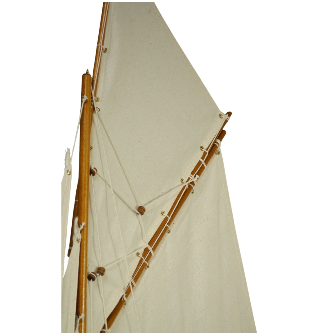 Stor modell av yachten Columbia – Höjd 104cm – COL