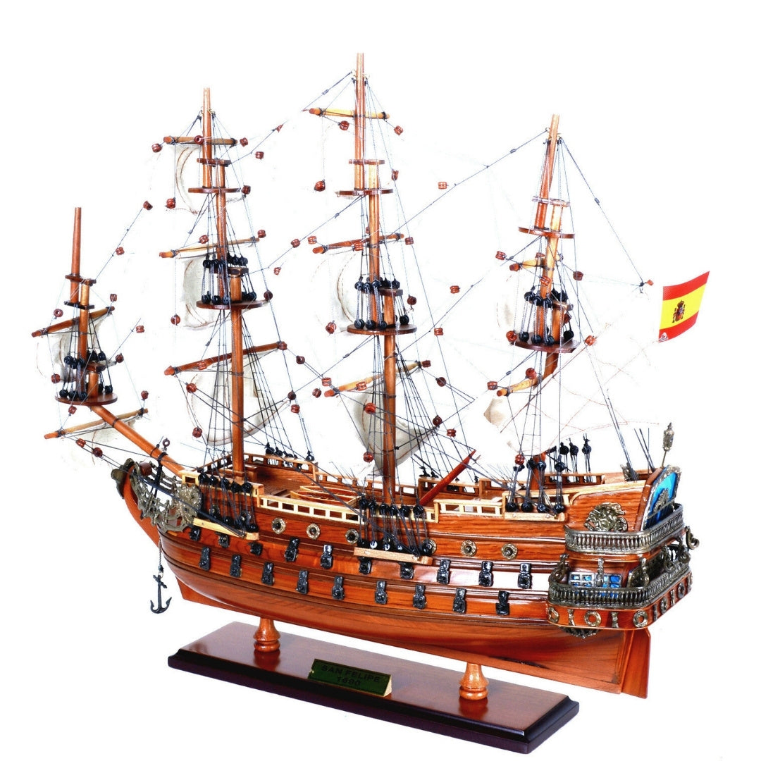 Exklusiv modell av segelfartyget San Felipe med hissade segel - SF45R