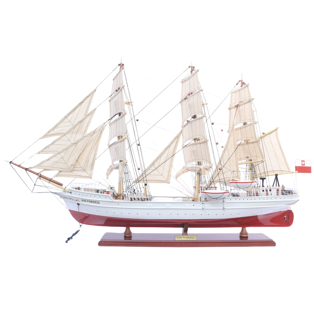Exklusiv modell av segelfartyget Dar Pomorza 82 cm med möjlighet till personlig gravyr