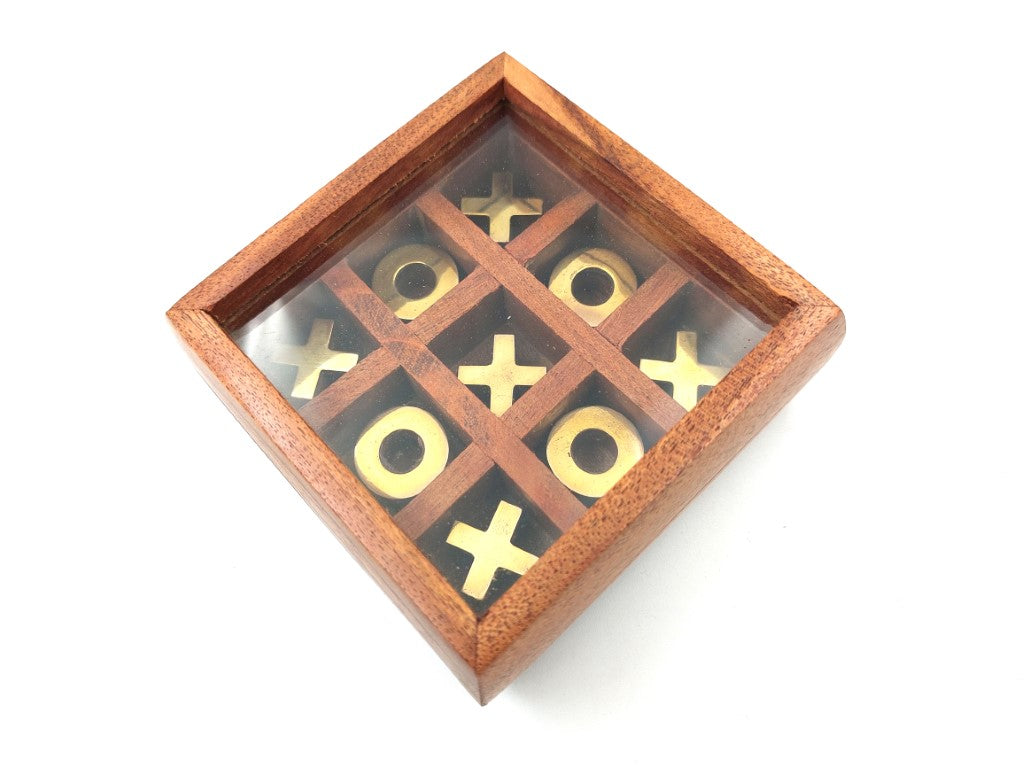 Luffarschack i ask med glaslock G1044Z, med möjlighet till personlig gravyr, elegant strategiskt spel med träbrickor och mässingsdetaljer, perfekt som present till lärare och rektorer, askens mått 10 x 10 cm