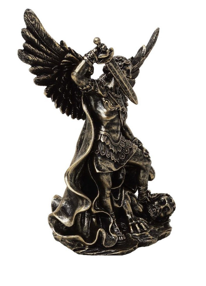 Figur Sankt Mikael som strider mot draken - polyresin - MC-23146