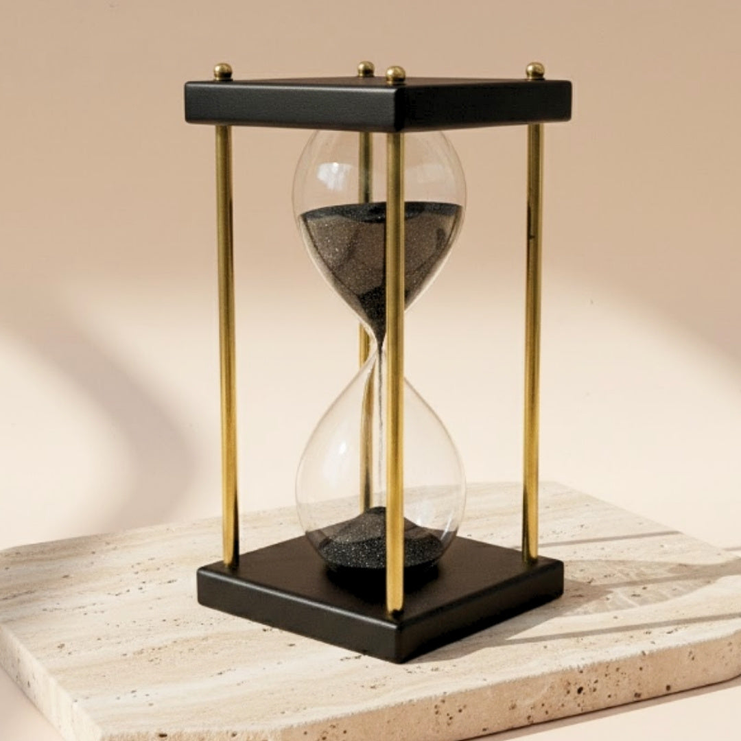 Timglas i mässing och trä 5 minuter – svart sand – elegant retrodekoration - STRS