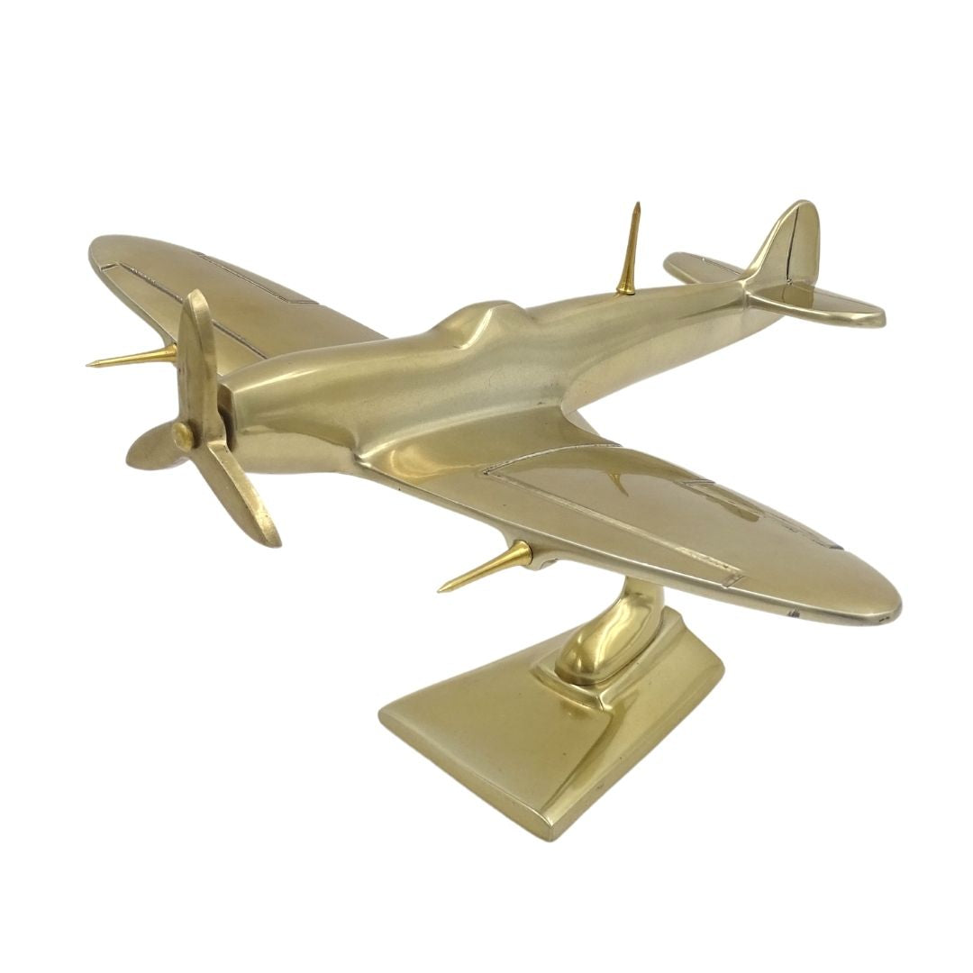 Modell av jaktplanet Spitfire - legendariskt flygplan från andra världskriget – SPIM
