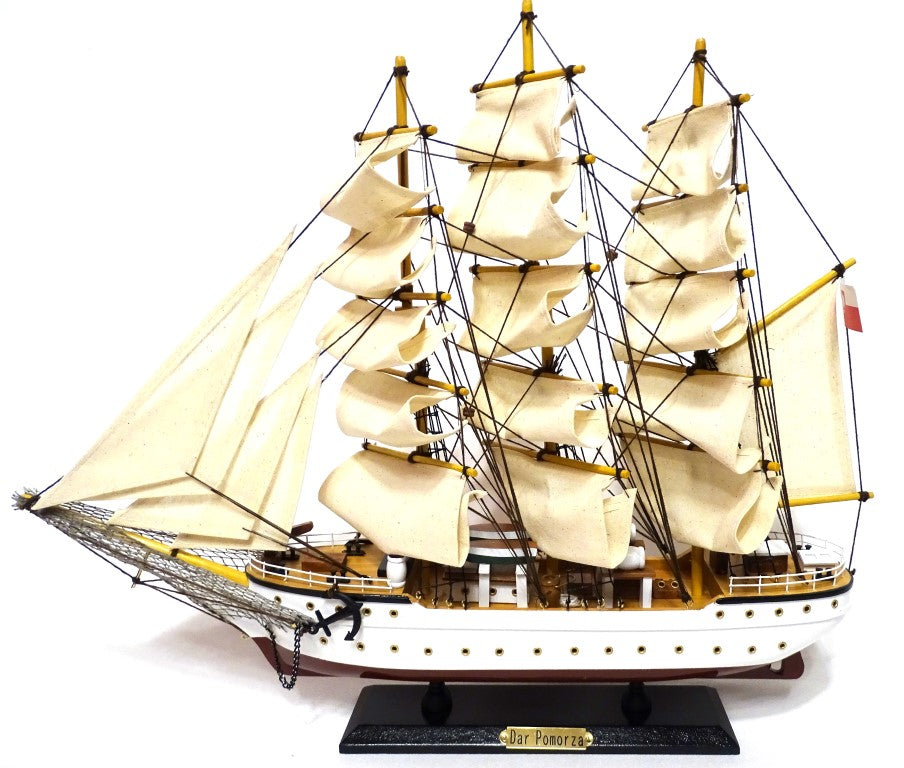 Modell av segelfartyget Dar Pomorza 50cm - DARPOM50