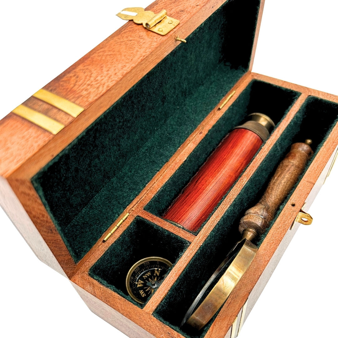 Exklusivt retro-presentset – kikare, kompass och förstoringsglas - NC102369