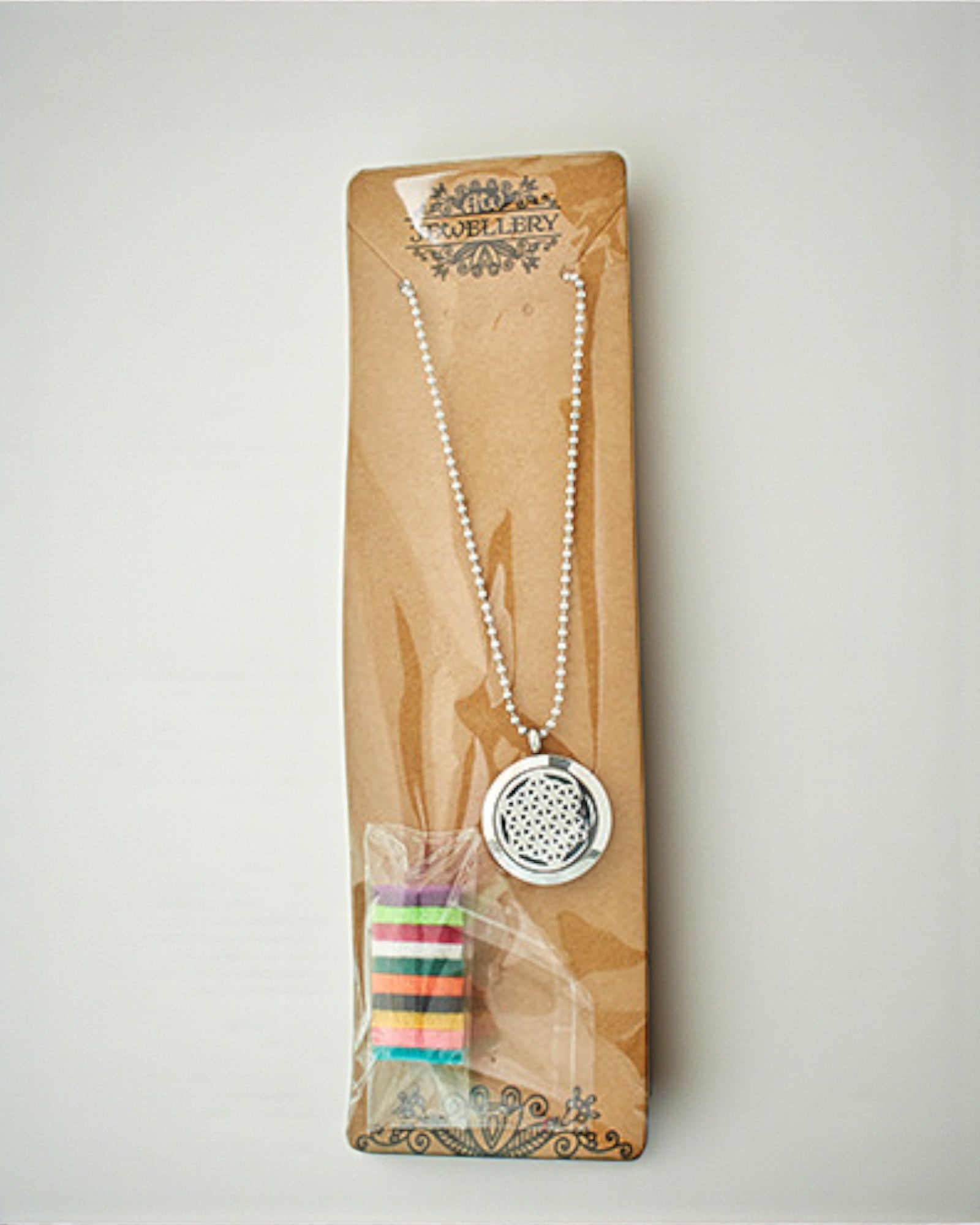 AromaTree Harmony – aromaterapeutiskt halsband Livets träd 25 mm