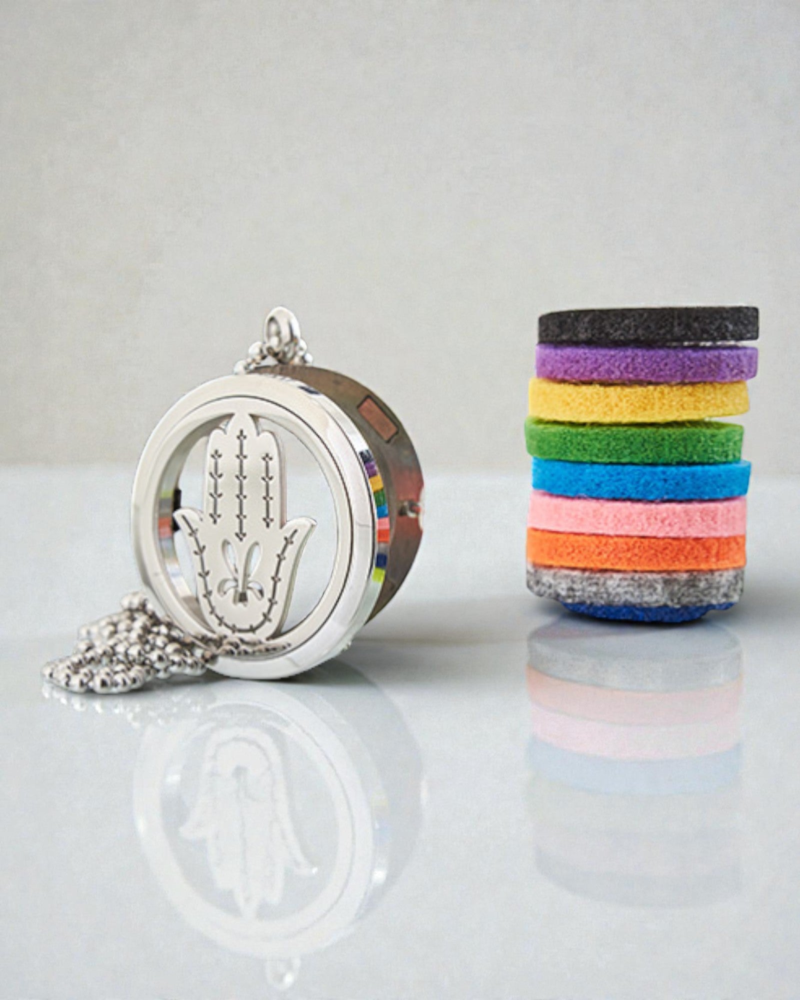 Hamsa Aura – Aromaterapihalsband Handen av Fatima 30 mm