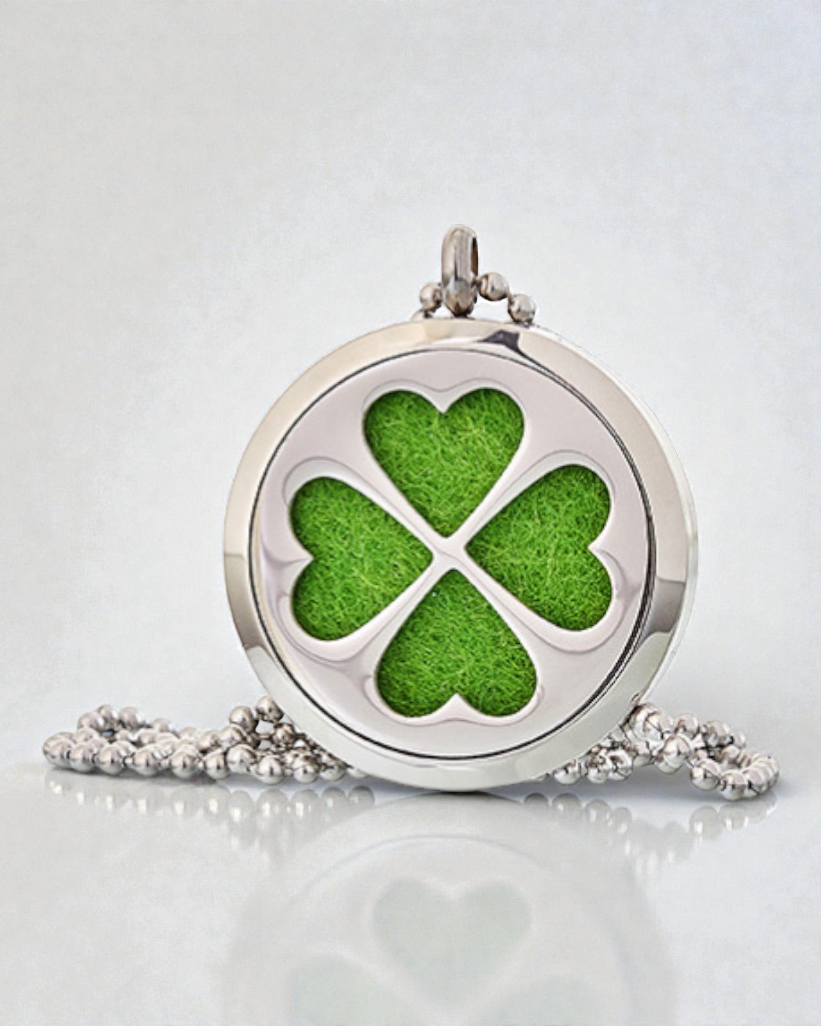 AromaClover – aromaterapeutiskt halsband med fyrklövermedaljong 30 mm