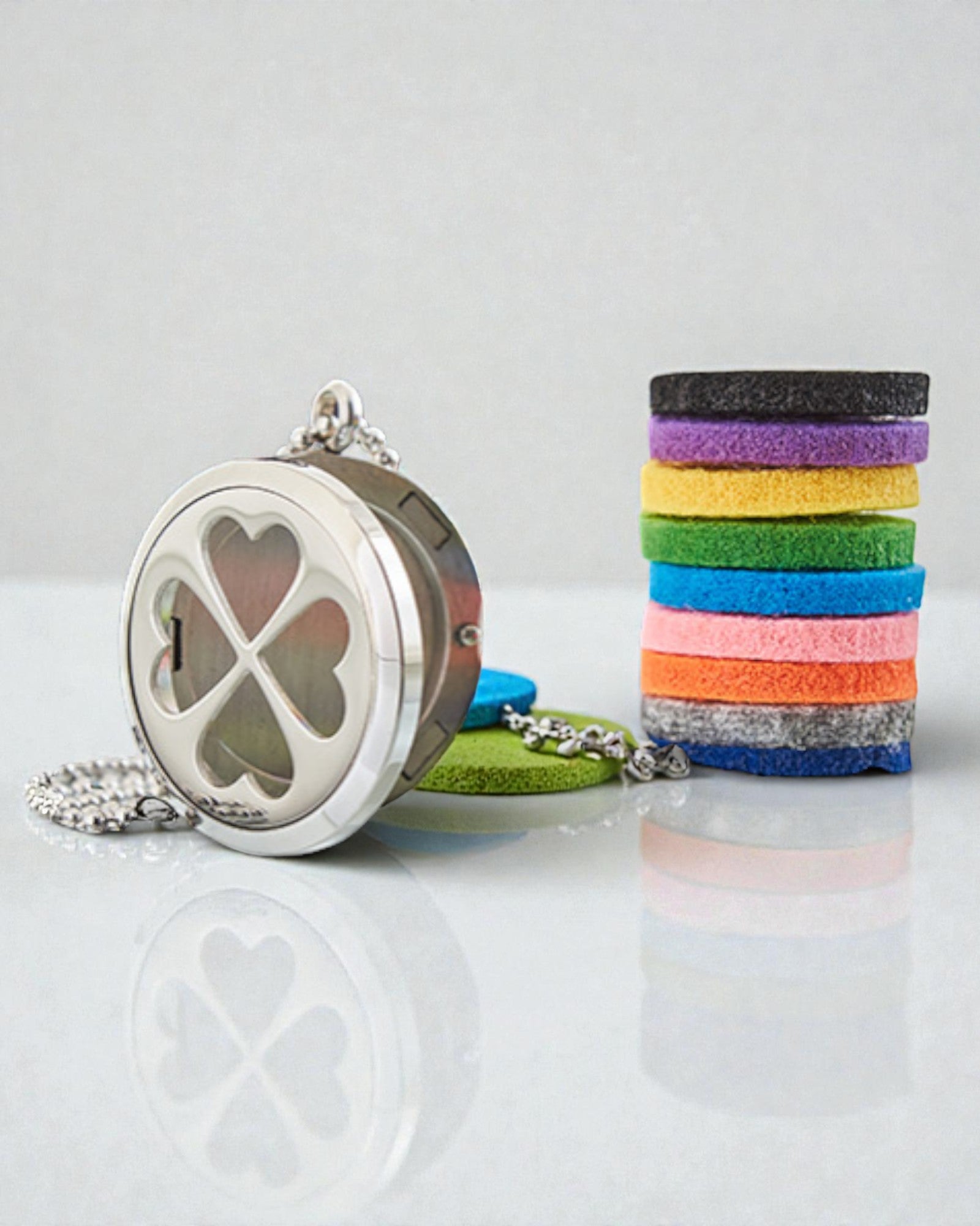 AromaClover – aromaterapeutiskt halsband med fyrklövermedaljong 30 mm