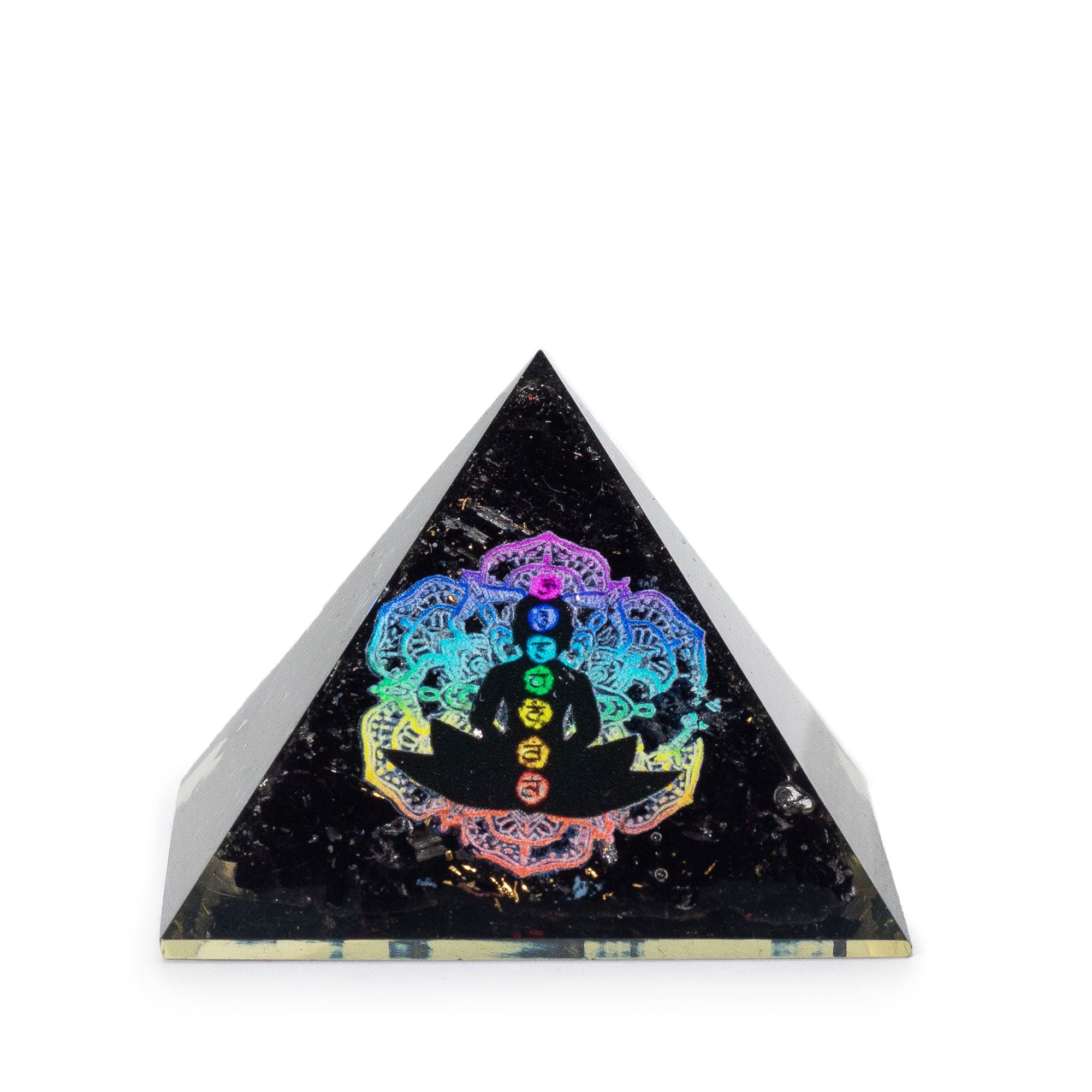 Liten orgonitpyramid av svart turmalin 5,5x4,5 cm med buddhamotiv och chakran