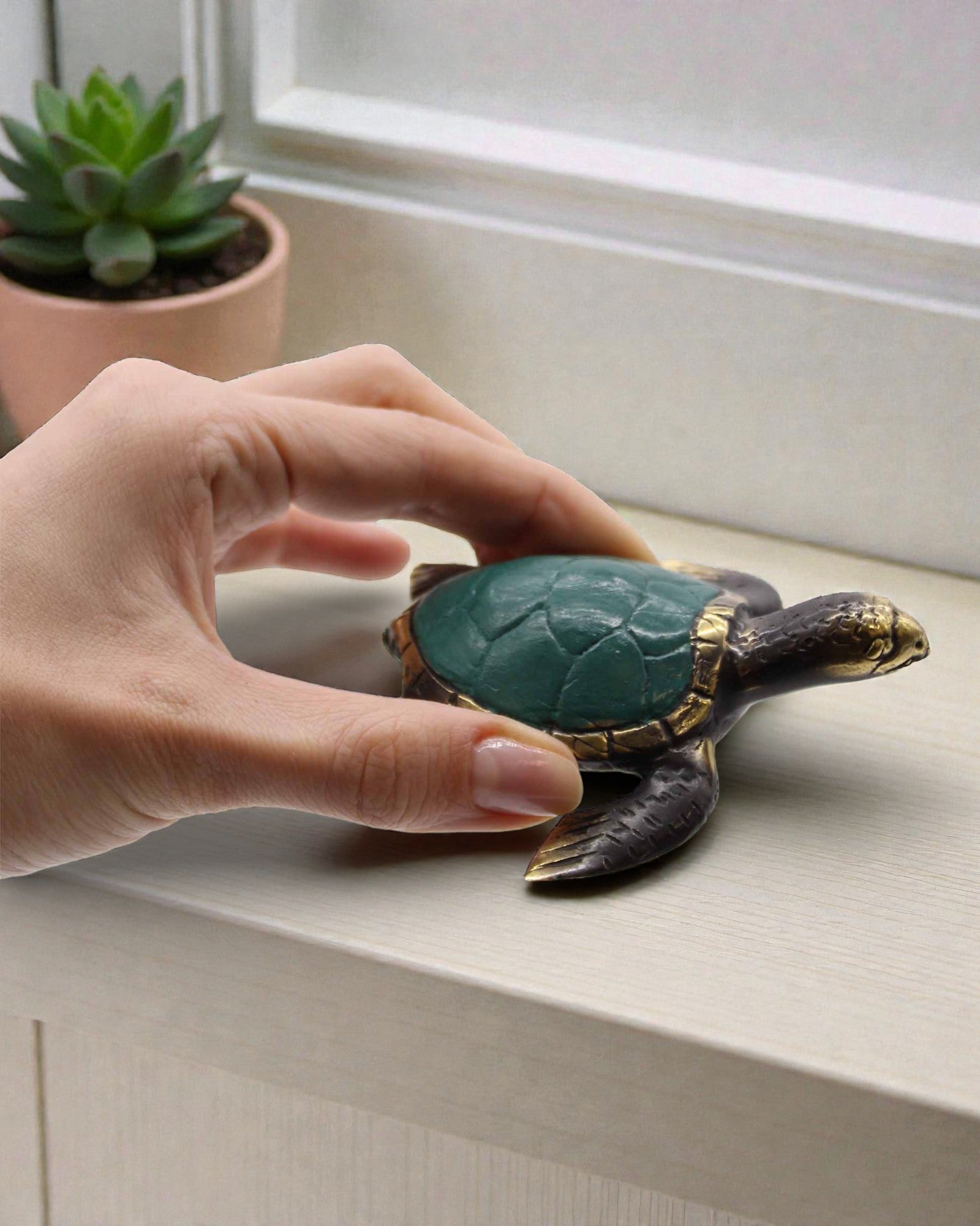 Trio av havets harmoni – handgjord uppsättning med 3 mässingssköldpaddor