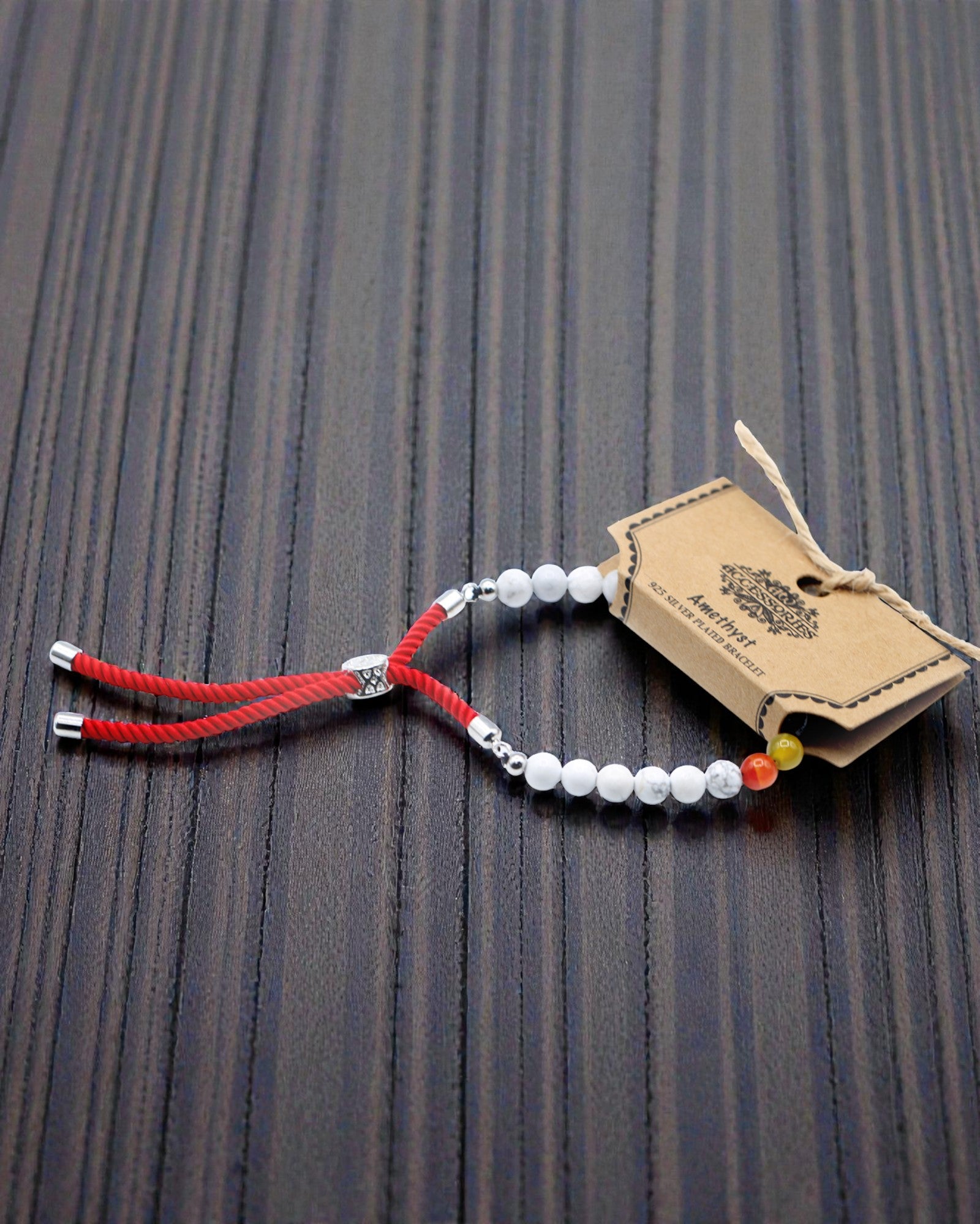 Royal Harmony Chakra – armband med vit howlit och 925-silver på röd snodd