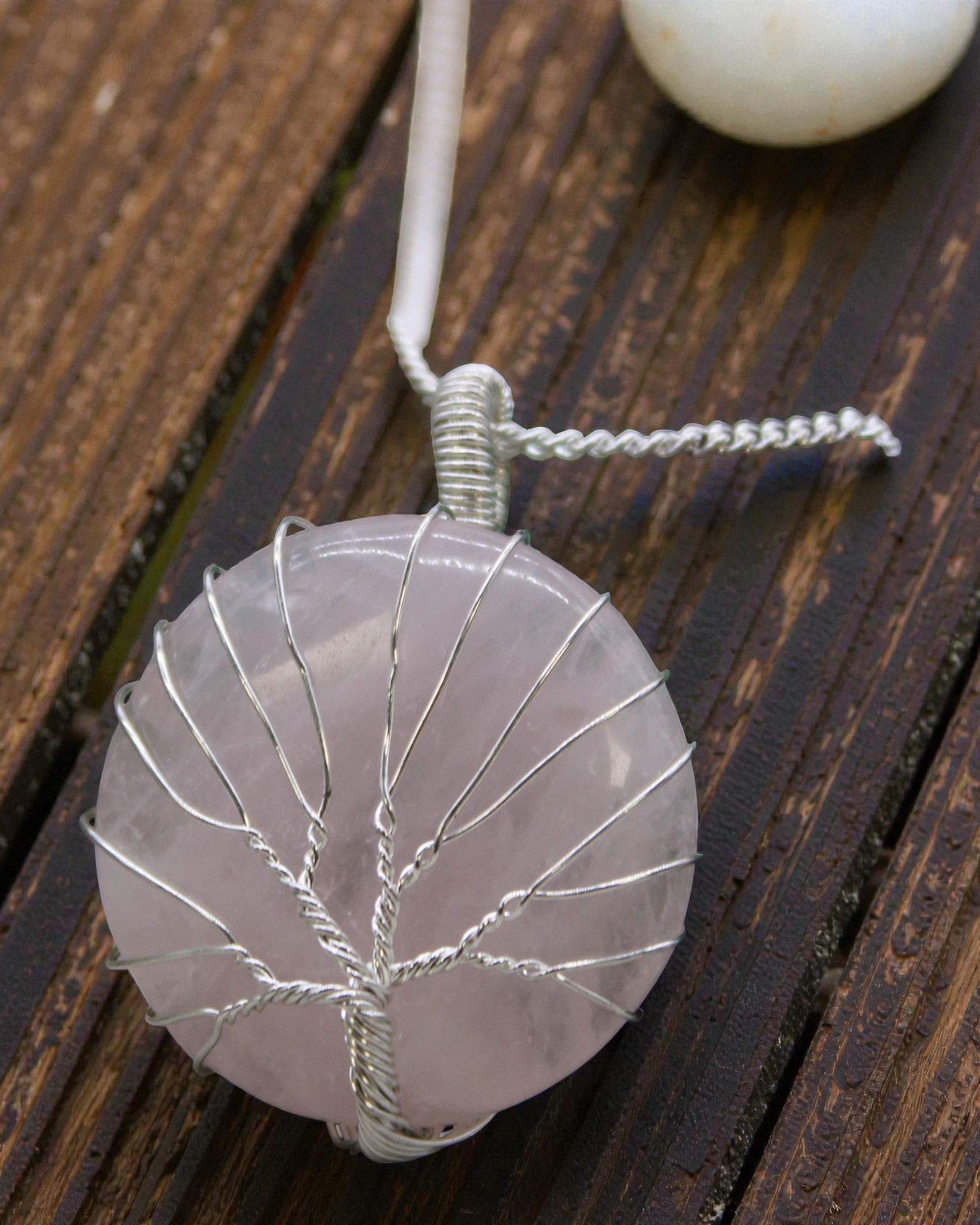 Kärlekens träd – halsband med rosenkvarts och Livets träd