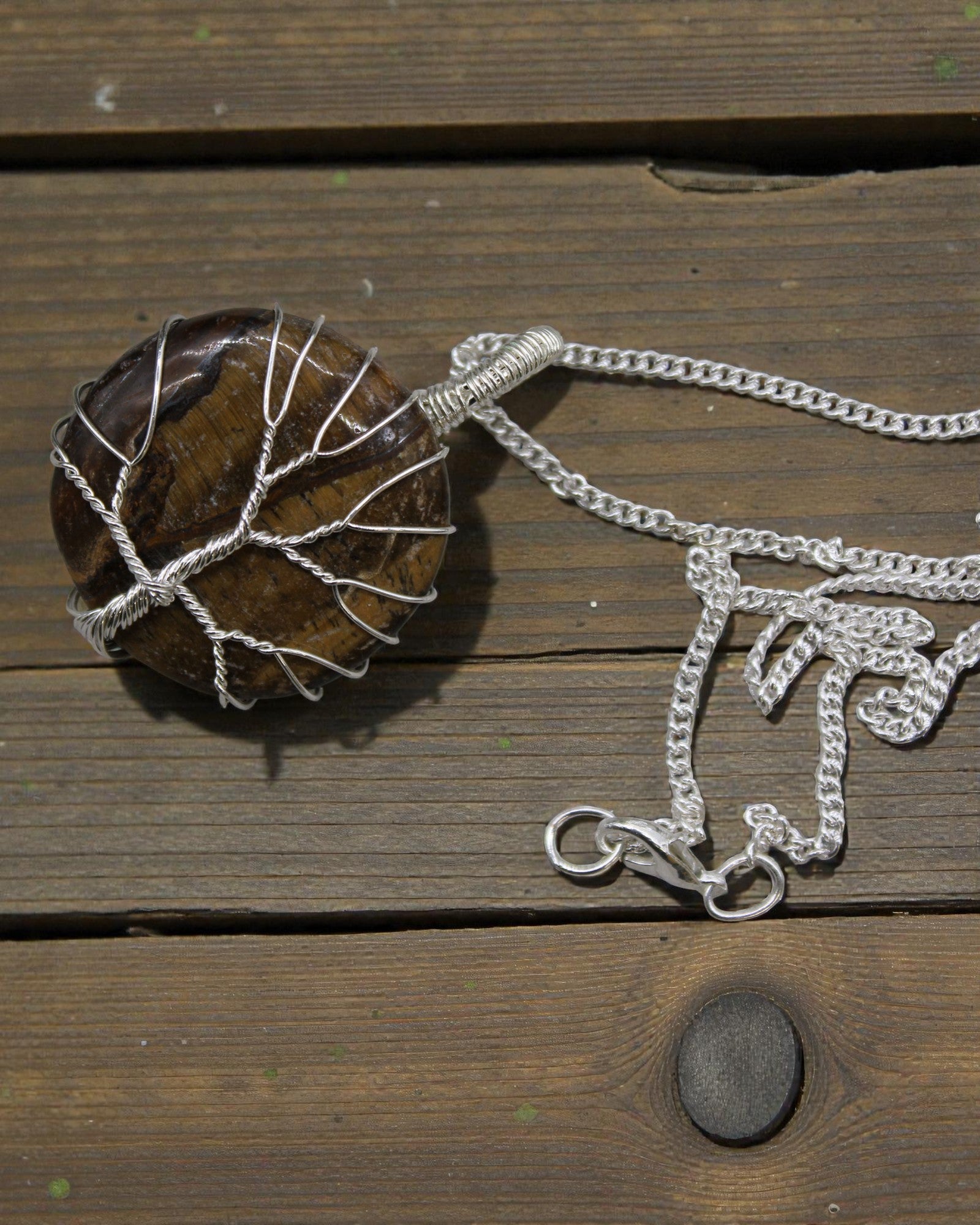 Modets träd – Handgjort halsband med tigeröga och Livets träd