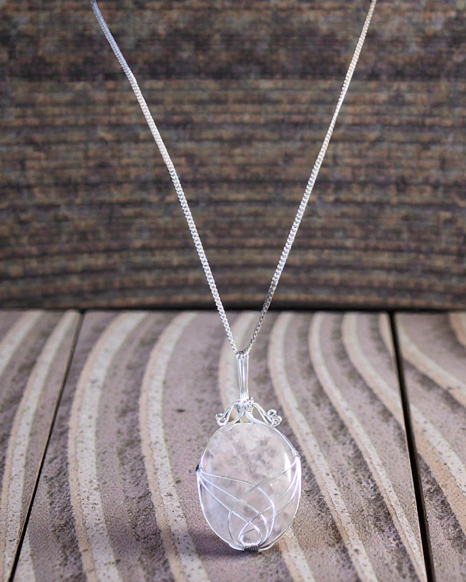 Ljusets virvlar – halsband med opalit