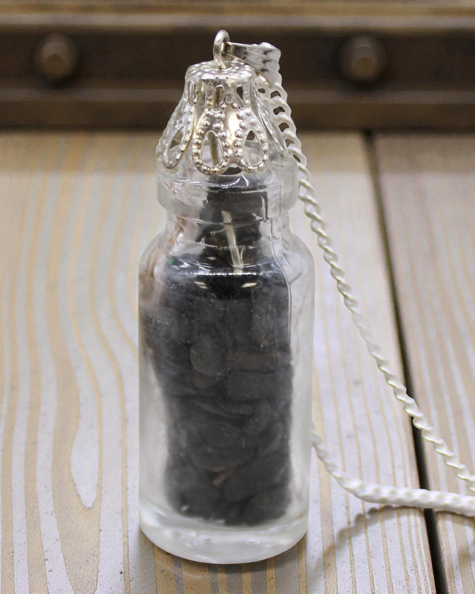 Flasktalisman av kraft – Halsband med svart onyx