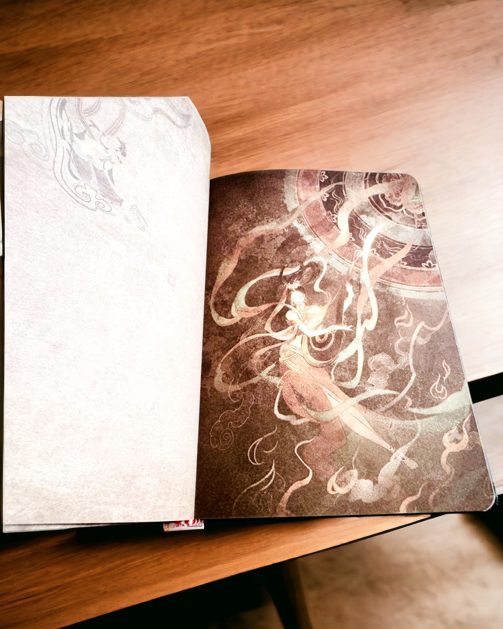 Klassisk Anteckningsbok i Hårt Omslag med Stickmotiv - Marinblå. Möjlighet till gravyr