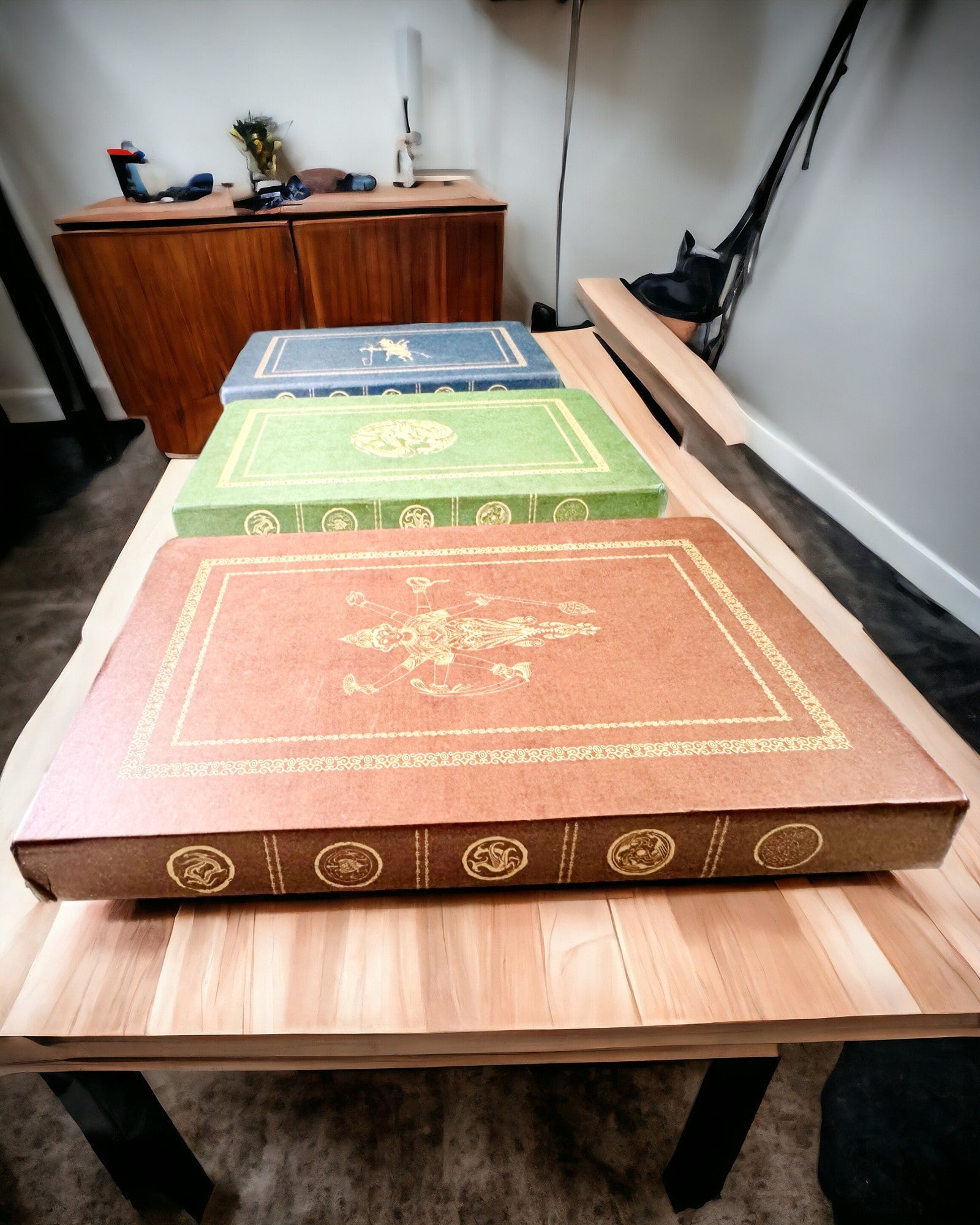 Vintage brun anteckningsbok med dekorativt omslag i retrostil – Utforskarens anteckningsbok – Brun, Vintage