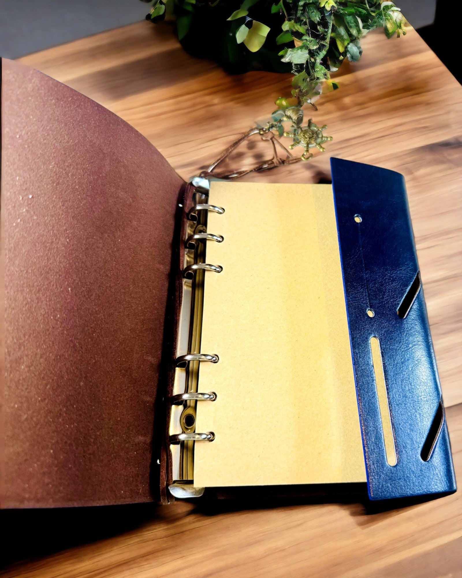 Vintage Sjöfartsanteckningsbok A6 eller A7 storlek - med Kompassmotiv och Lagerblad - Tillgänglig i olika Färgvarianter, möjlighet till gravyr