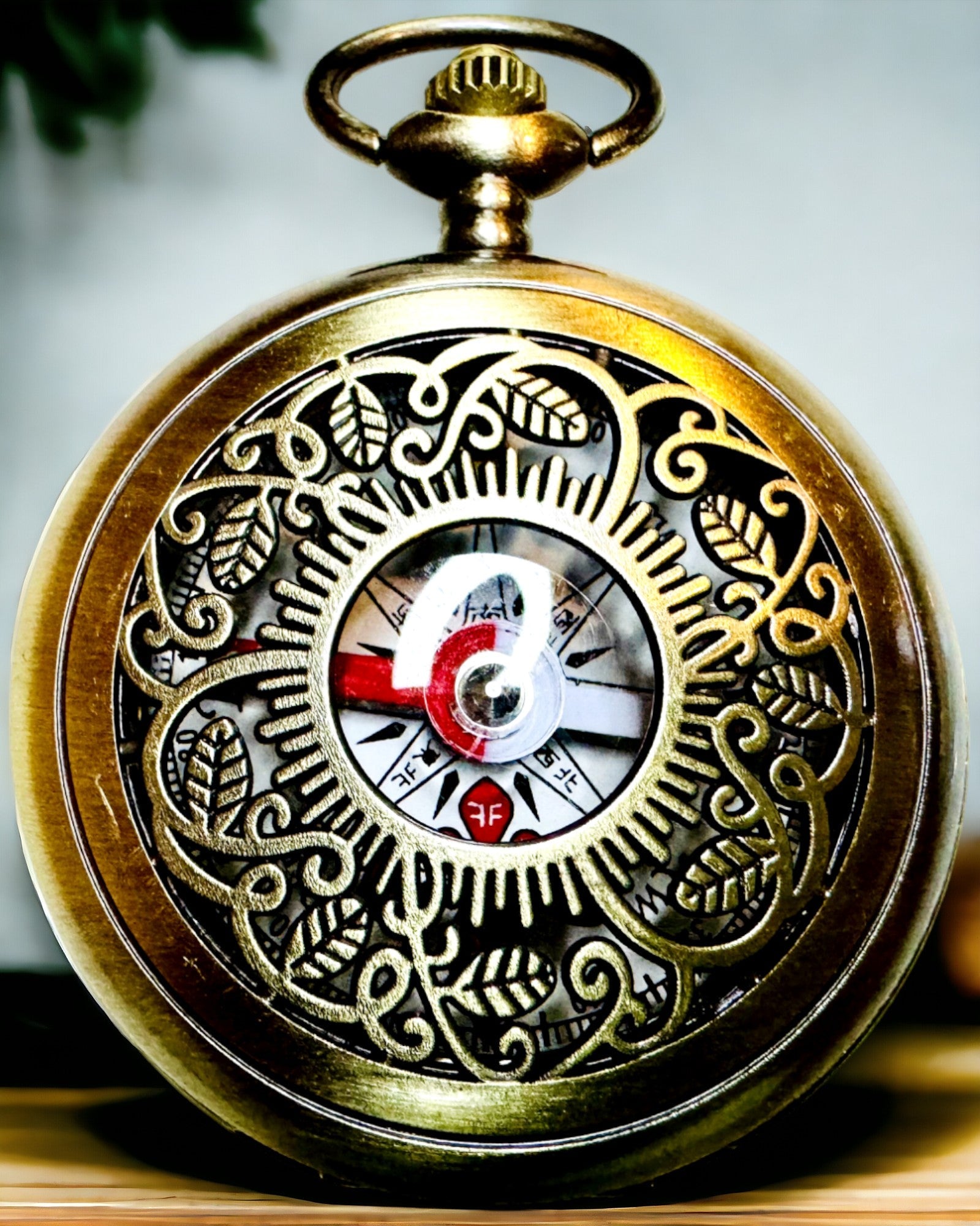 Vintage Navigationskompass med Genombrutet Mönster – brun-guld färg