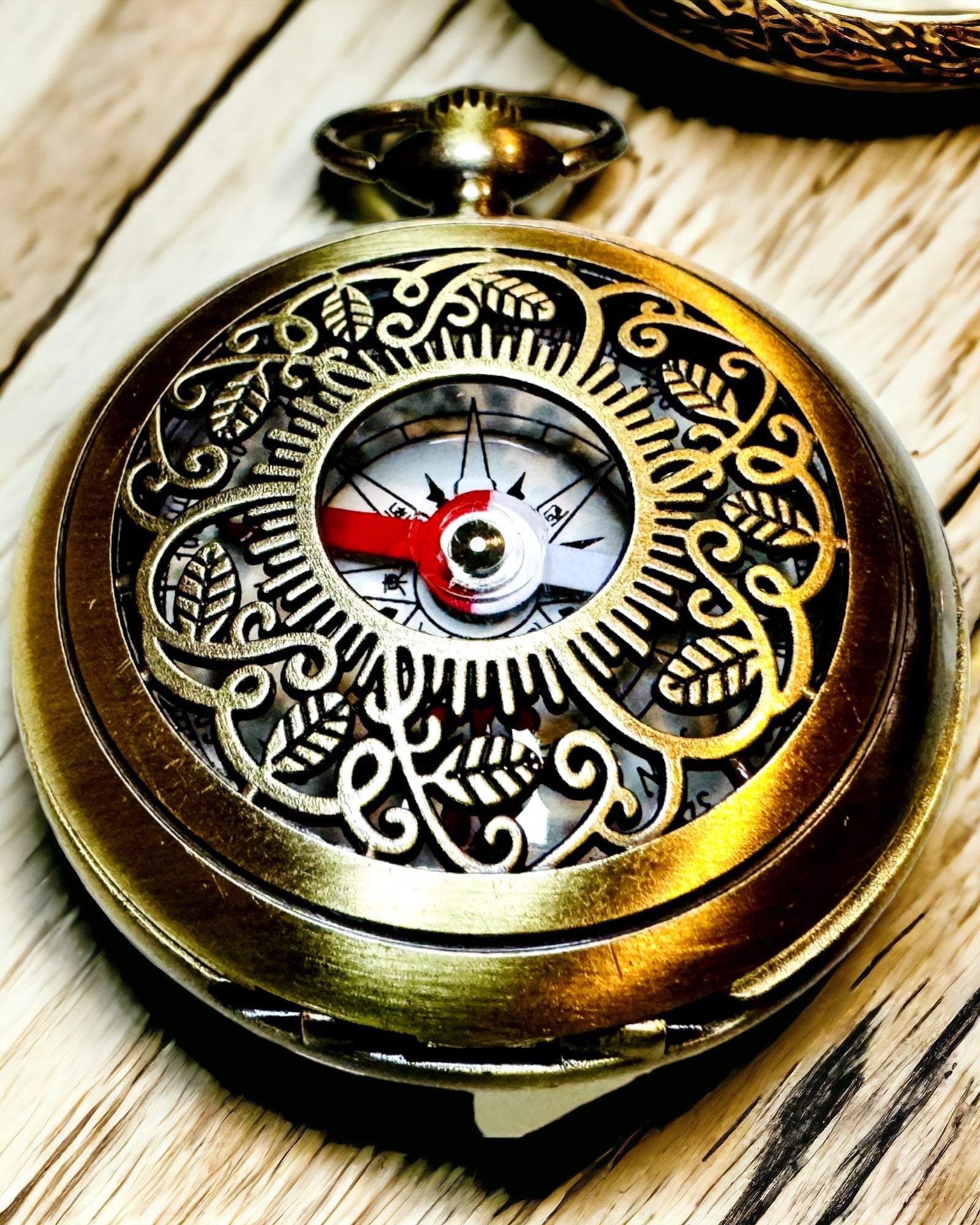 Vintage Navigationskompass med Genombrutet Mönster – brun-guld färg