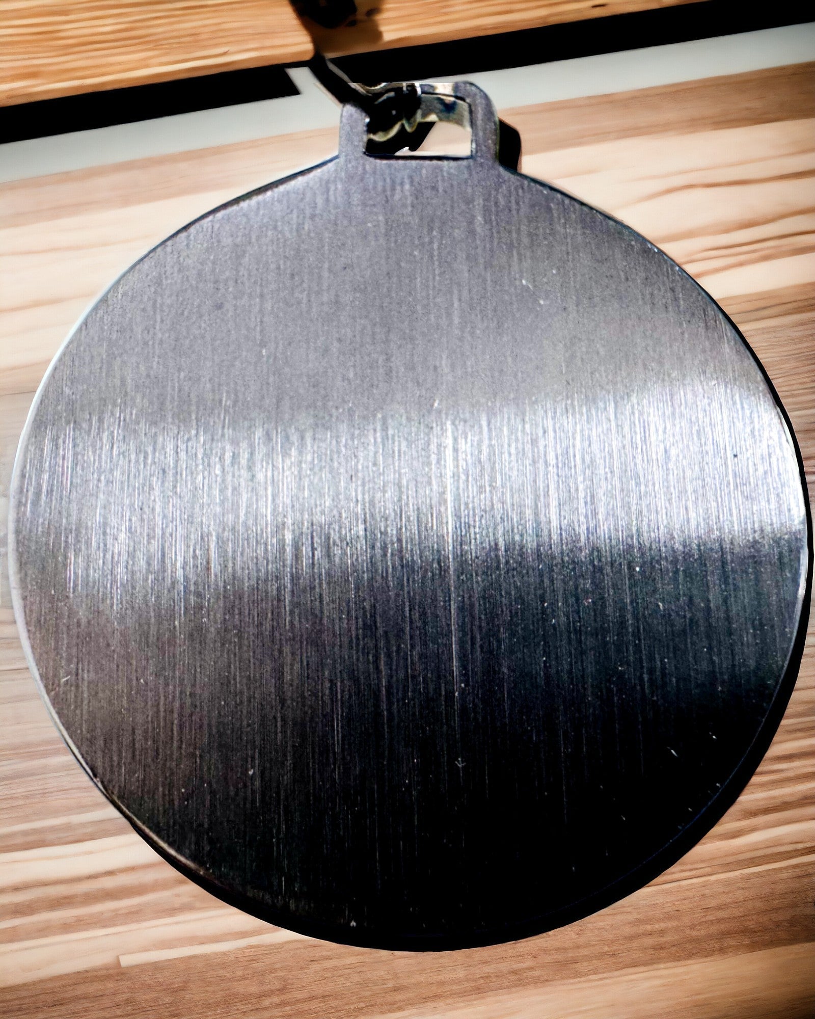 Kompasshalsband – Smidd Smycke i Rostfritt Stål för Män och Kvinnor i Två Färger, med Gravyr